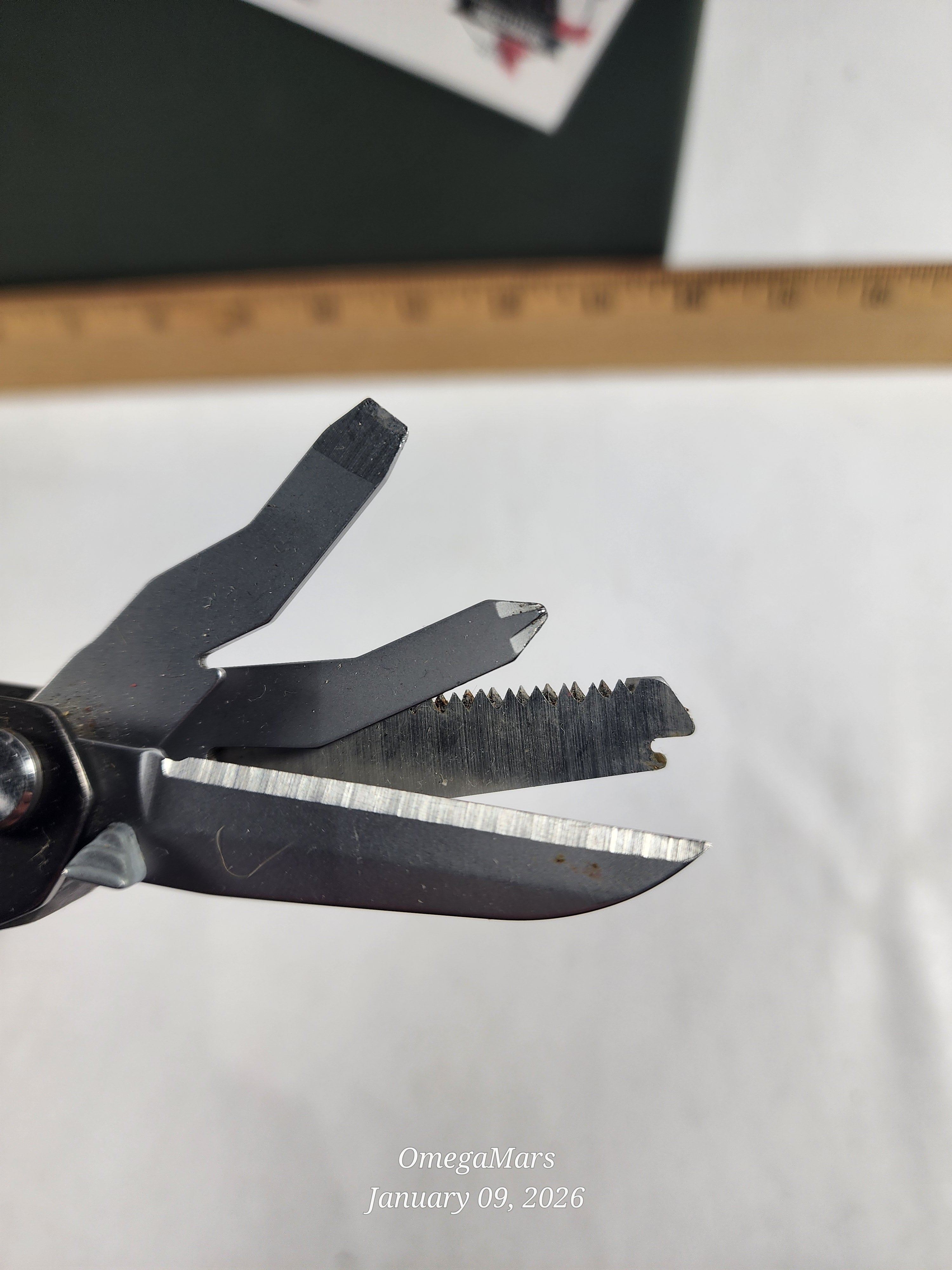 Gerber Bear Grylls Ultimate Gray Stainless Steel Multi-Tool Pliers 12 Tool