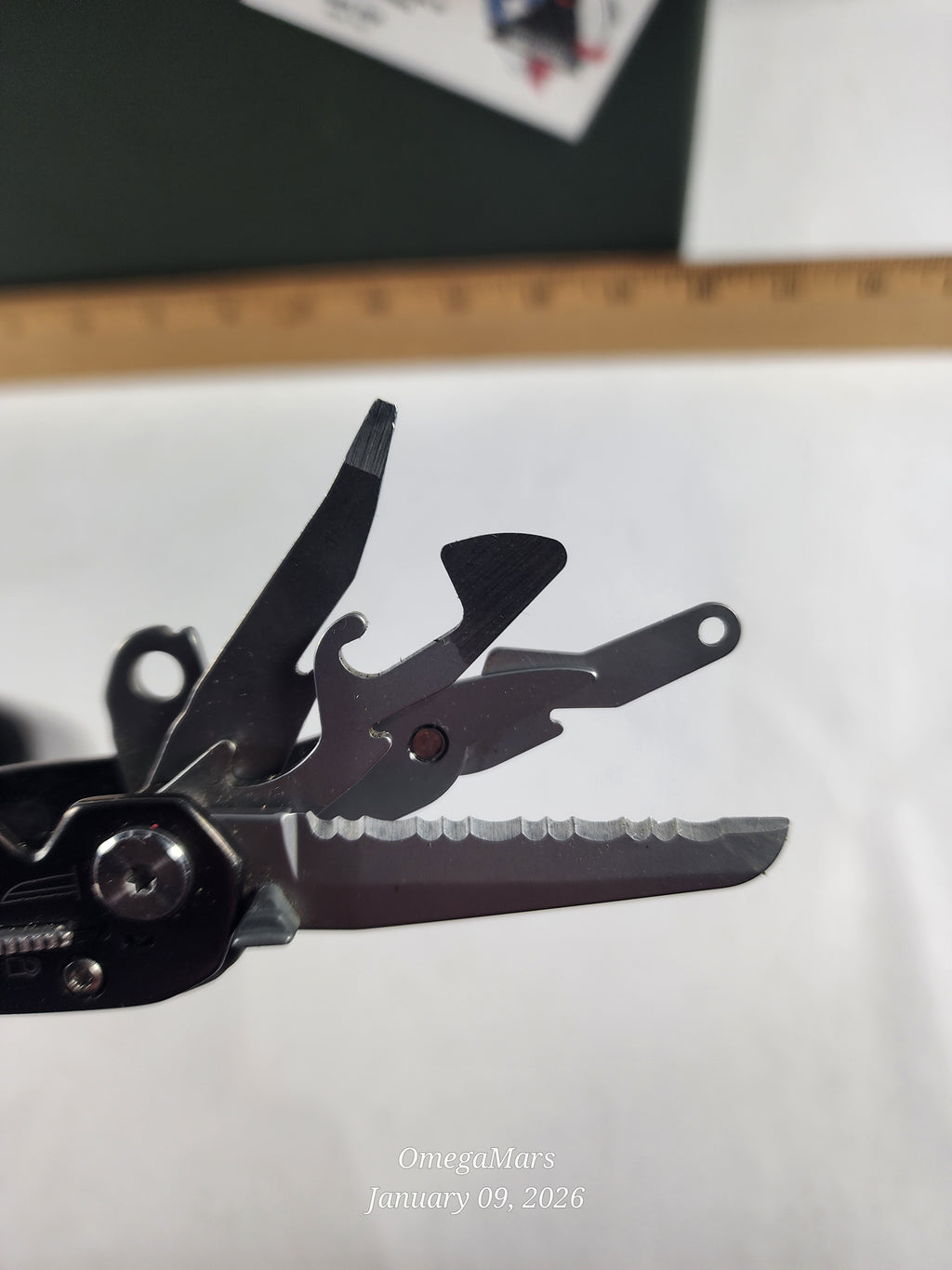 Gerber Bear Grylls Ultimate Gray Stainless Steel Multi-Tool Pliers 12 Tool