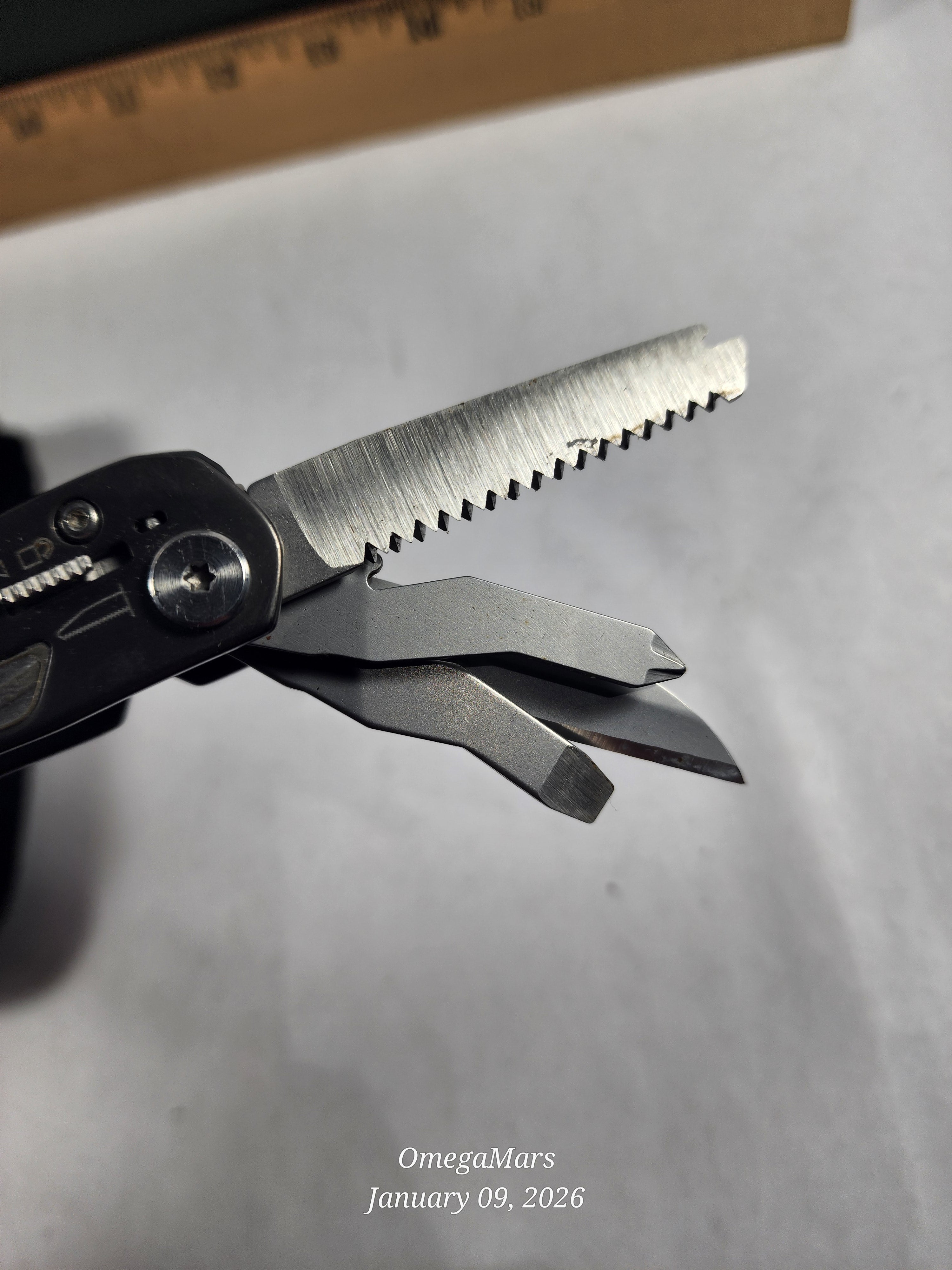 Gerber Bear Grylls Ultimate Gray Stainless Steel Multi-Tool Pliers 12 Tool