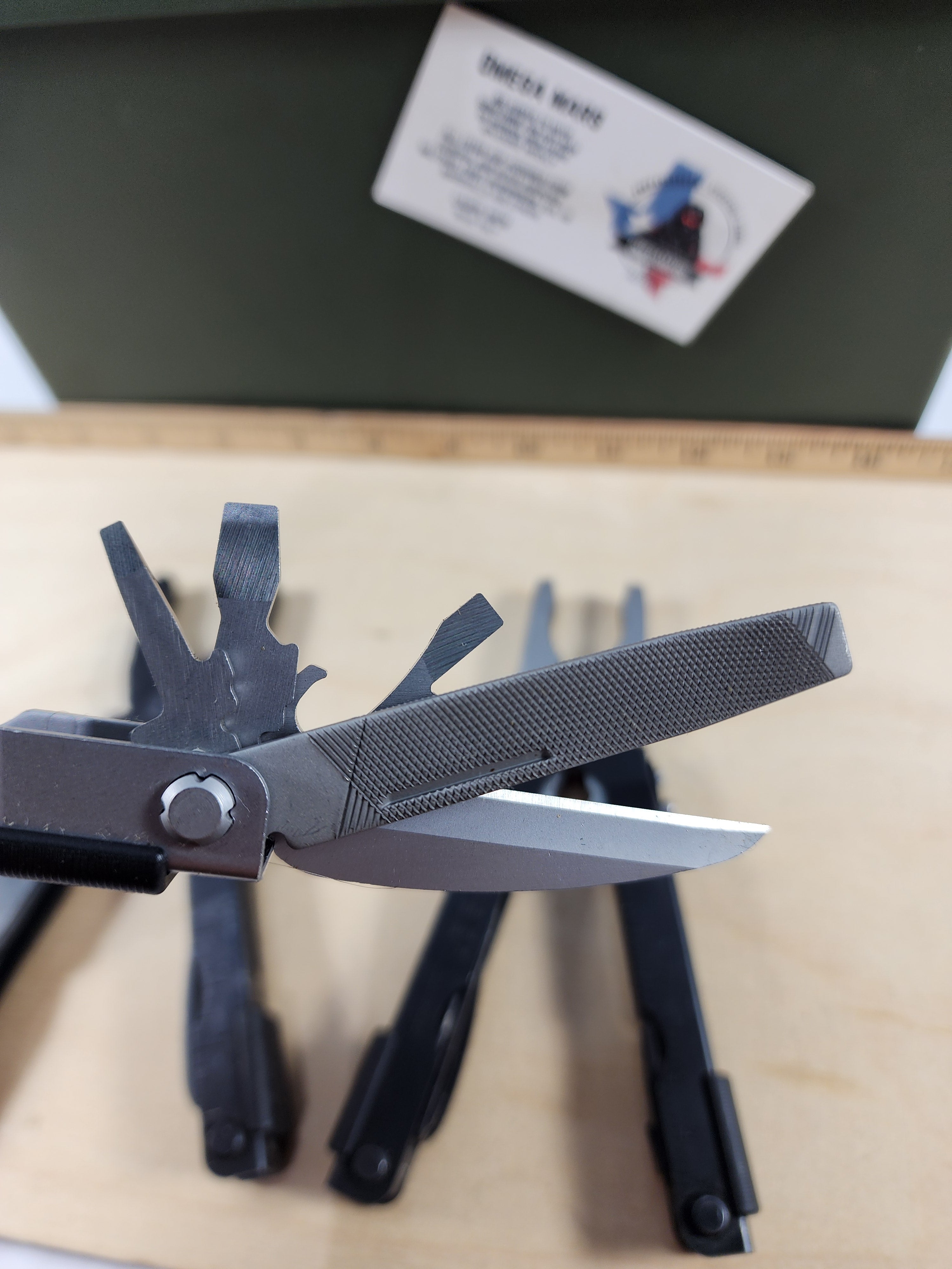 Gerber Multi-Plier 600 - Stainless/Black Blunt nose (MSRP $124.99)