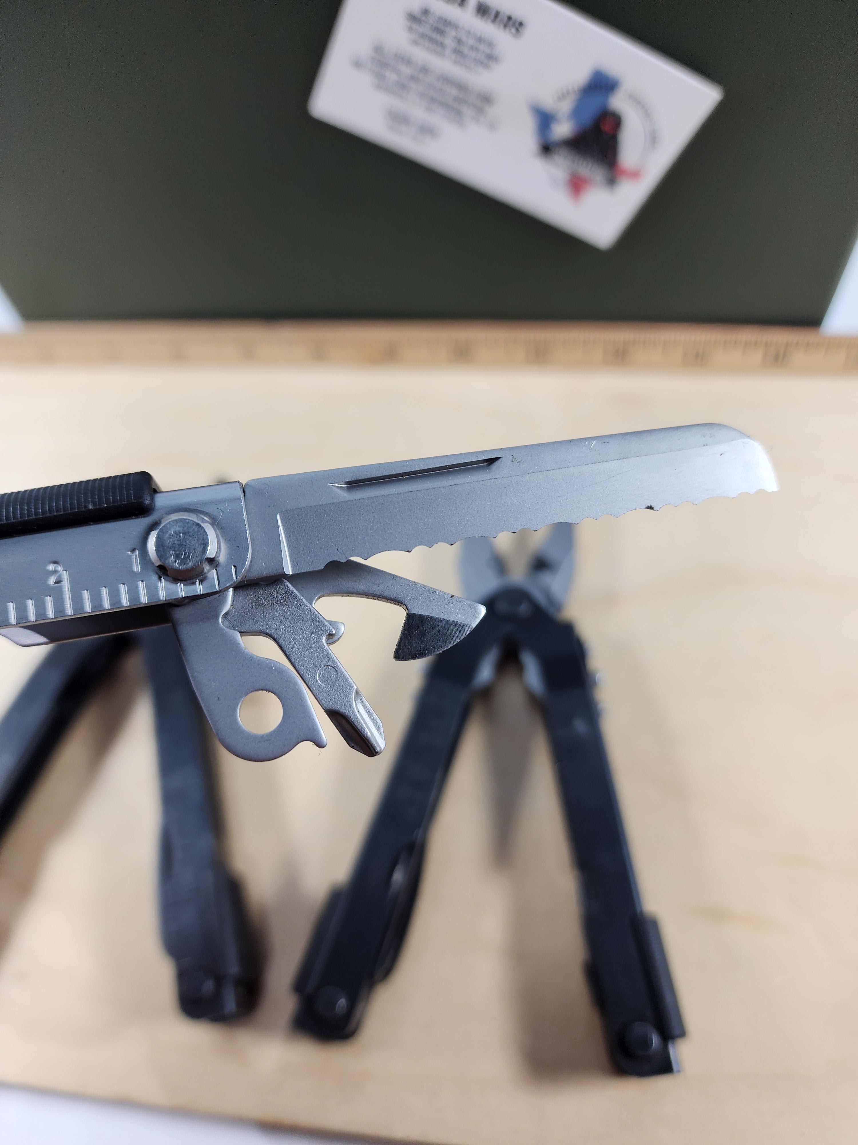 Gerber Multi-Plier 600 - Stainless/Black Blunt nose (MSRP $124.99)