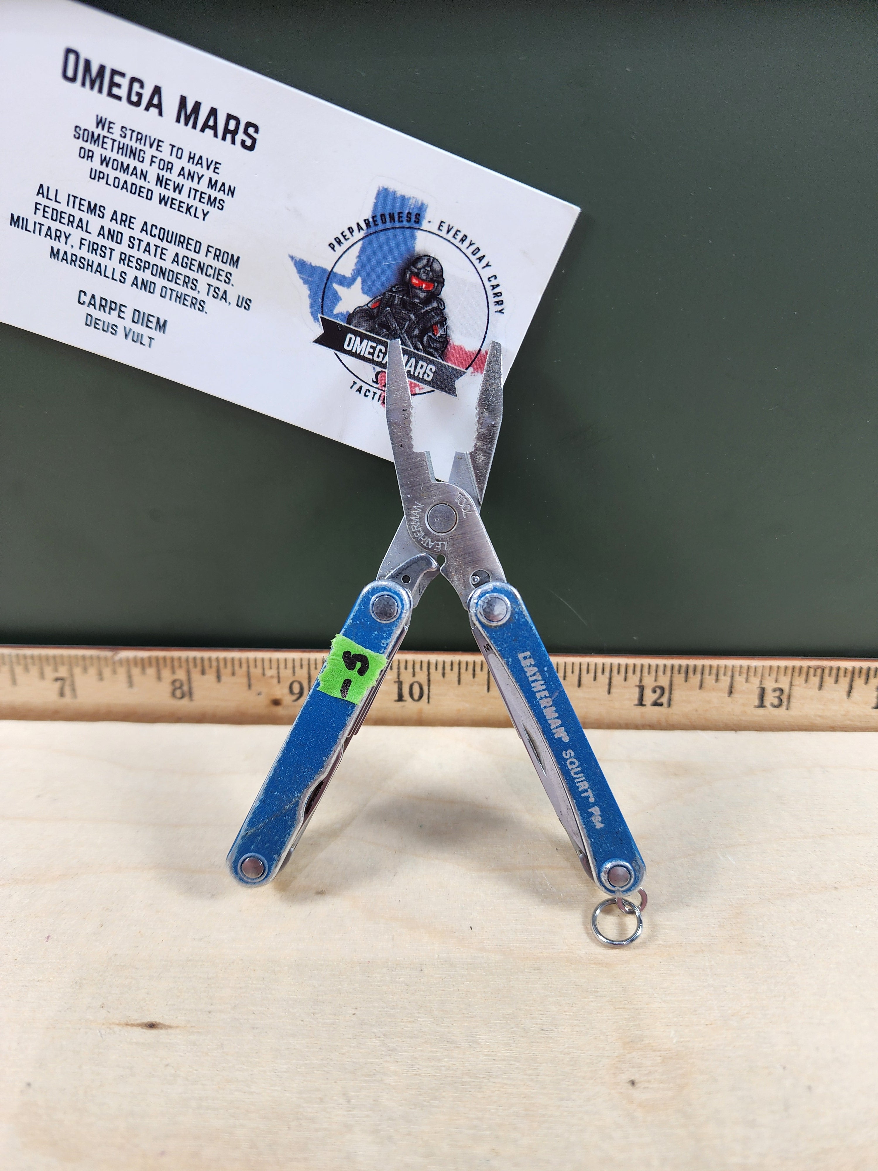 Leatherman Squirt PS4 #-5 Dirty, light rust, moderate wear on handles.