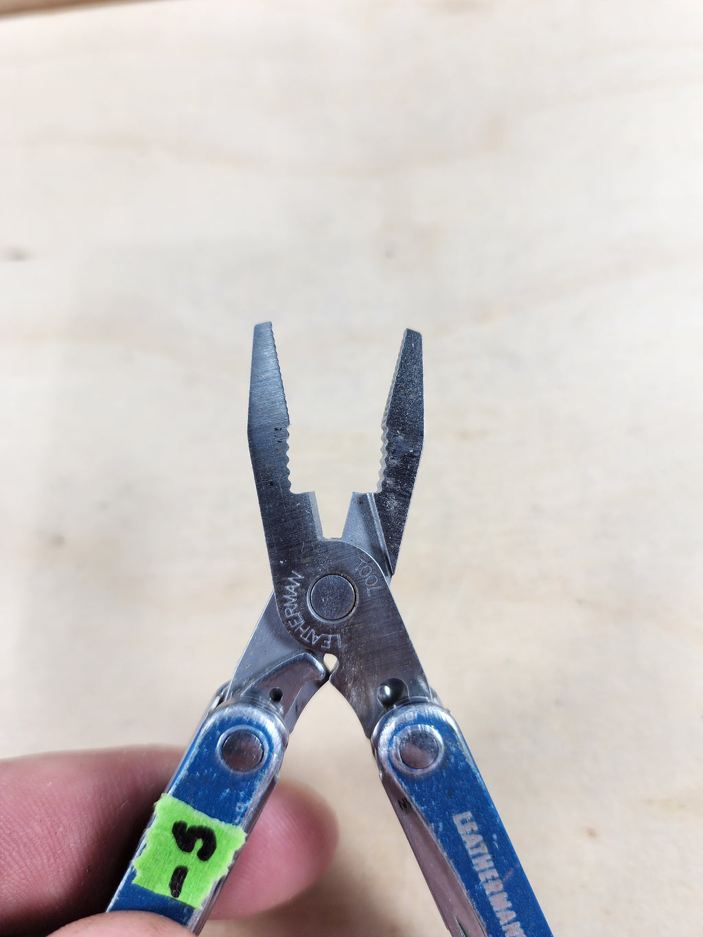 Leatherman Squirt PS4 #-5 Dirty, light rust, moderate wear on handles.