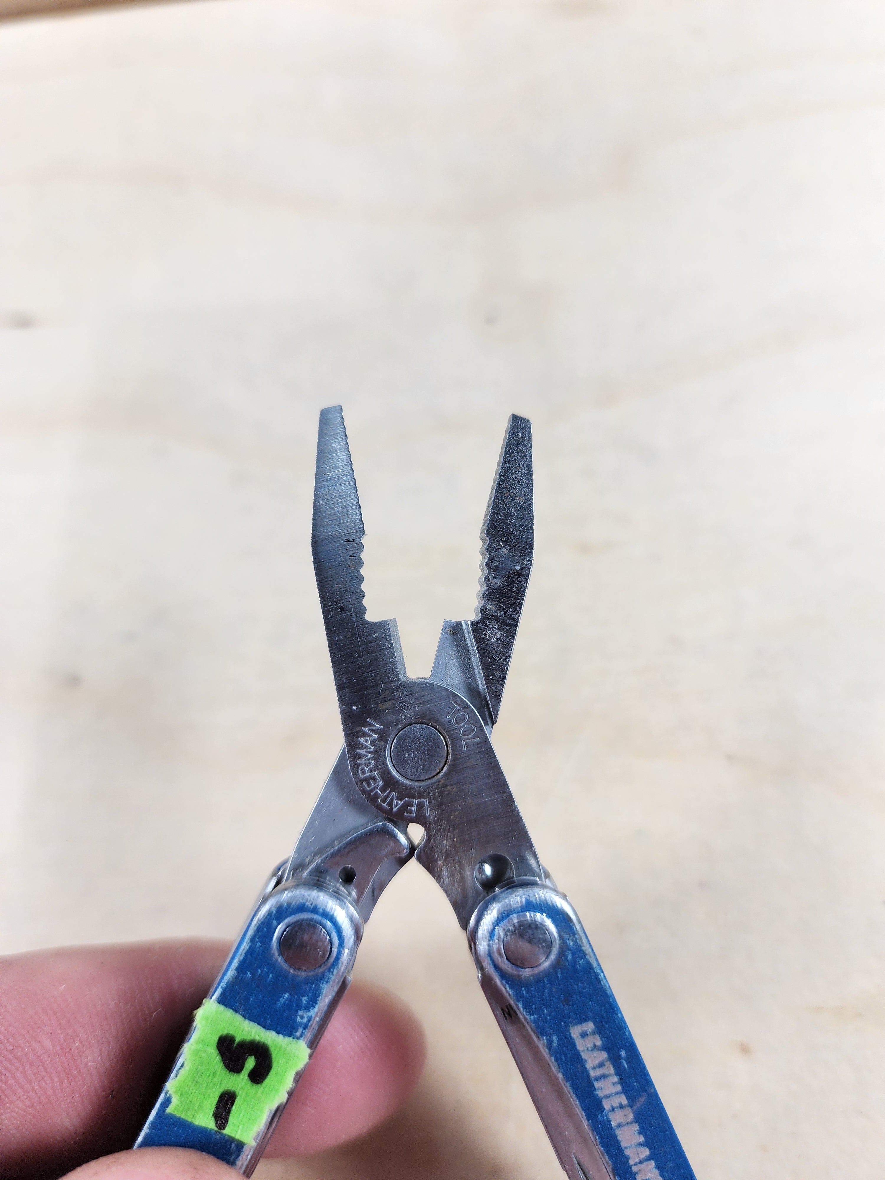 Leatherman Squirt PS4 #-5 Dirty, light rust, moderate wear on handles.