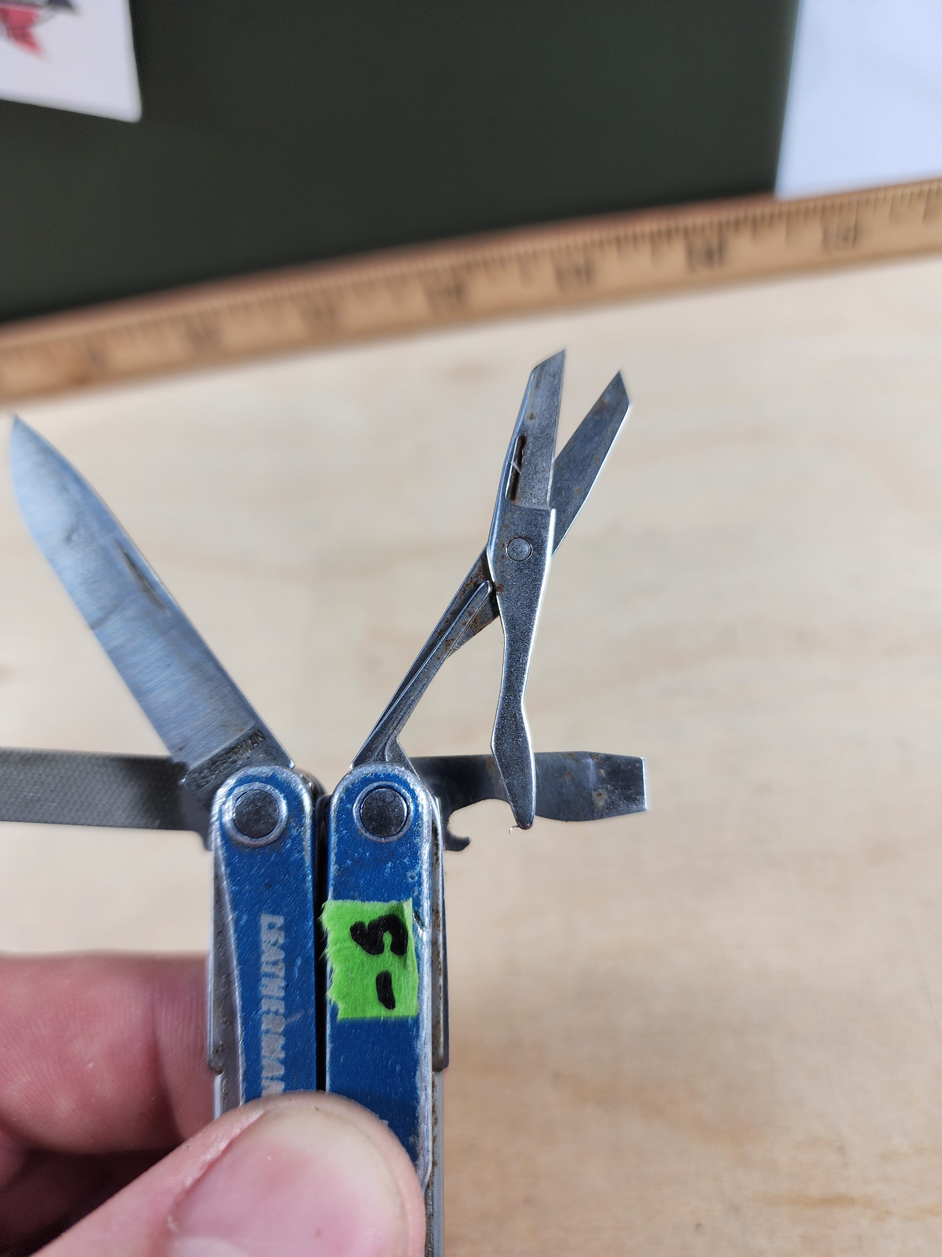 Leatherman Squirt PS4 #-5 Dirty, light rust, moderate wear on handles.