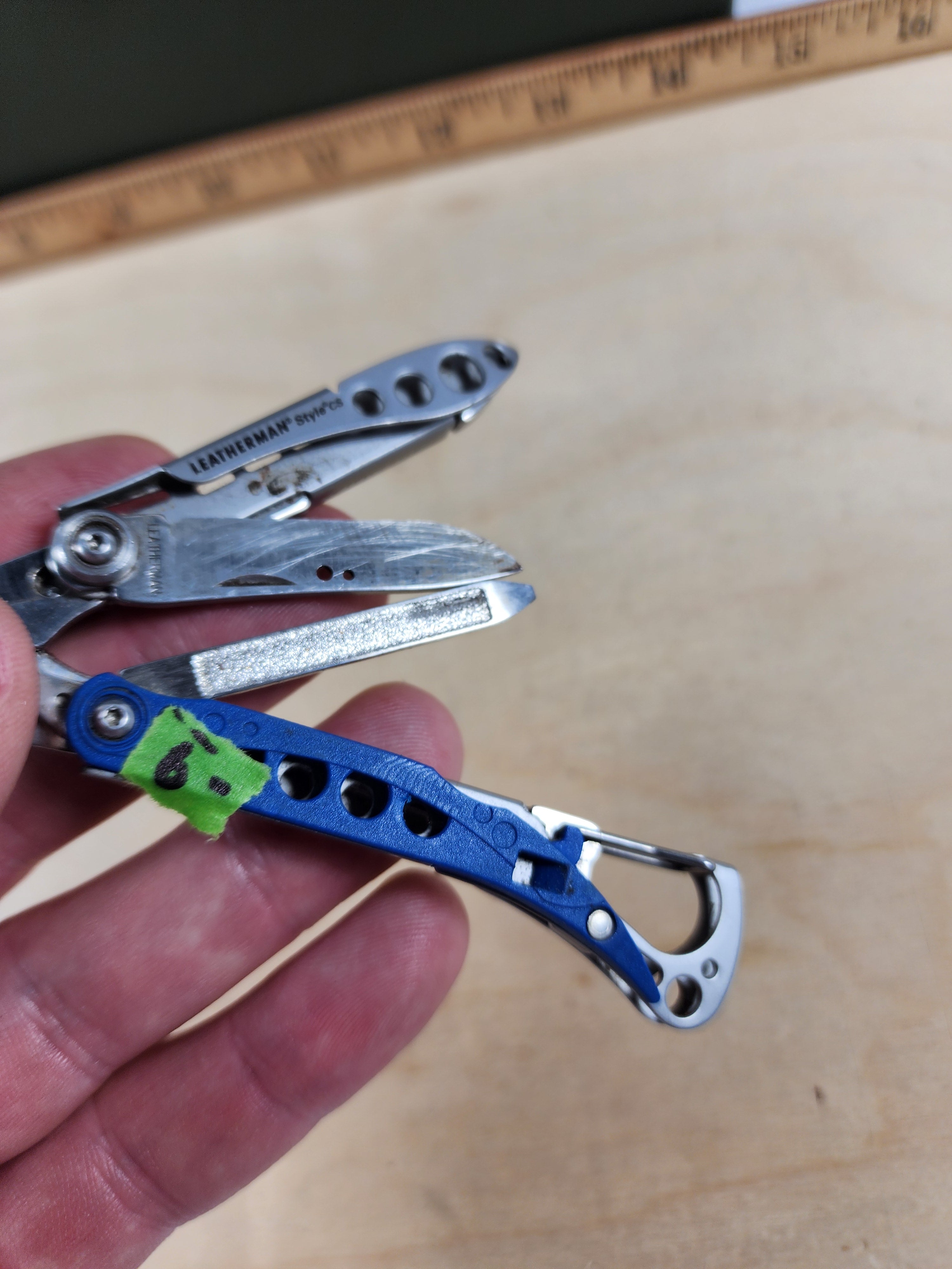 Leatherman Style CS #-9 light usage blade chipped, rare discontinued color