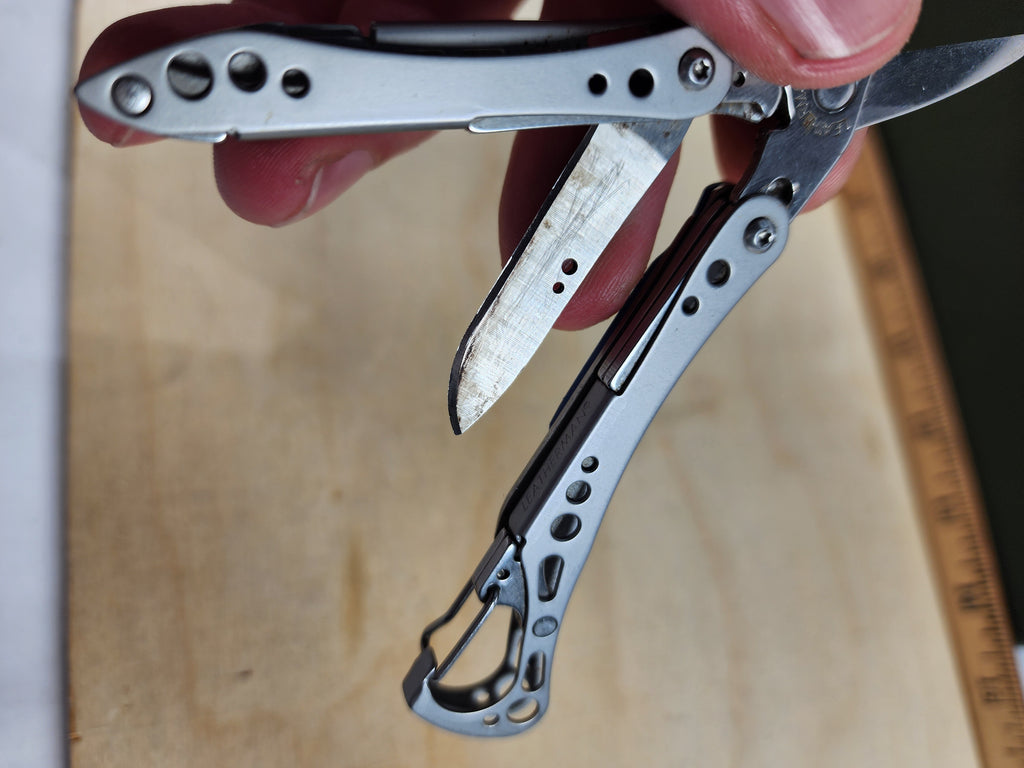 Leatherman Style CS #-9 light usage blade chipped, rare discontinued color