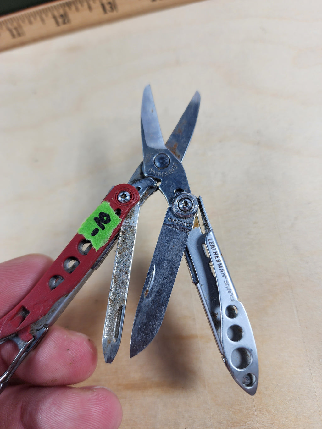 Leatherman Style CS #-10 Light usage light rust, discontinued red color option