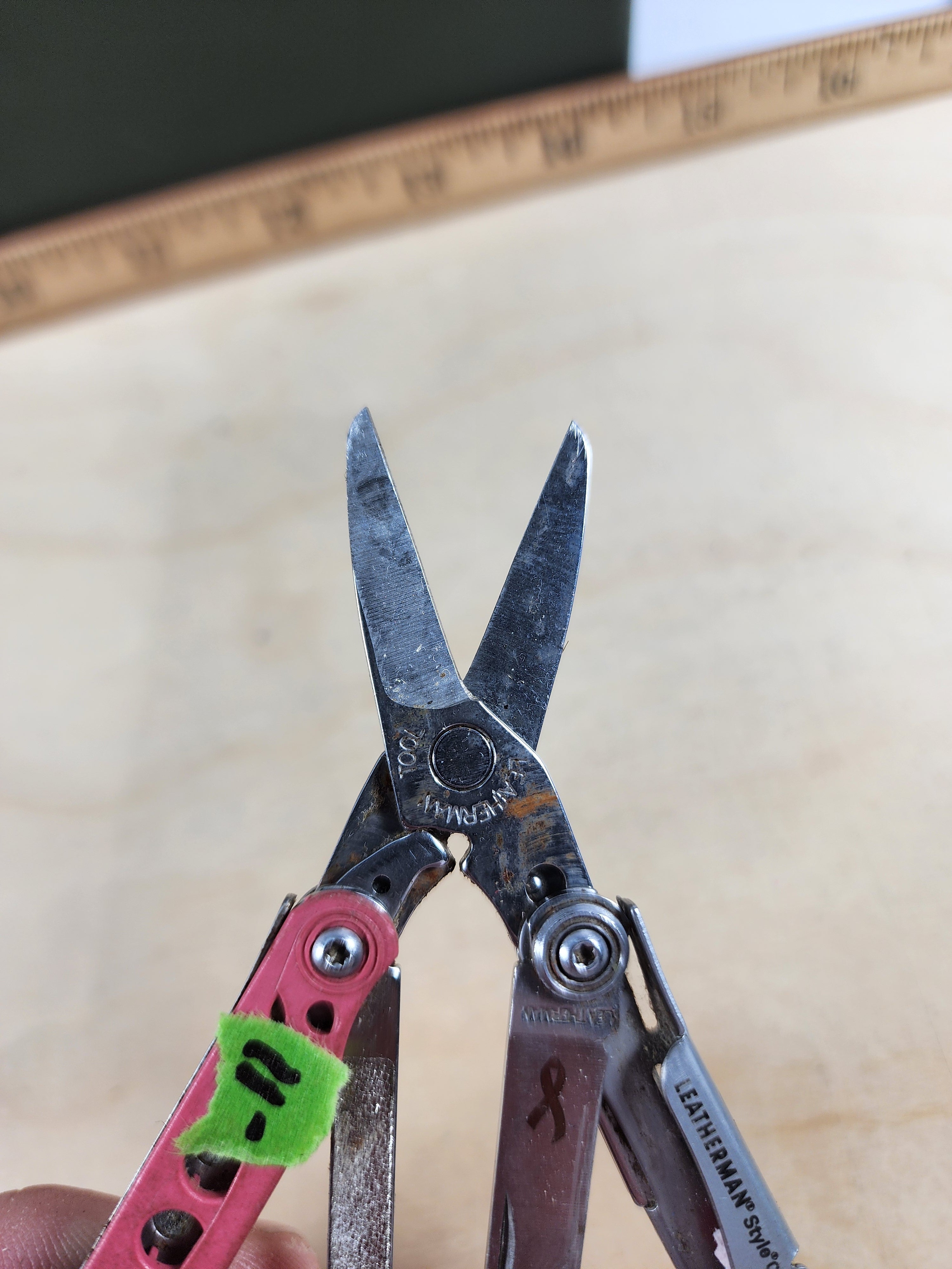 Leatherman Style CS #-11 Pink, rare, light rust, light usage, frame chipped off