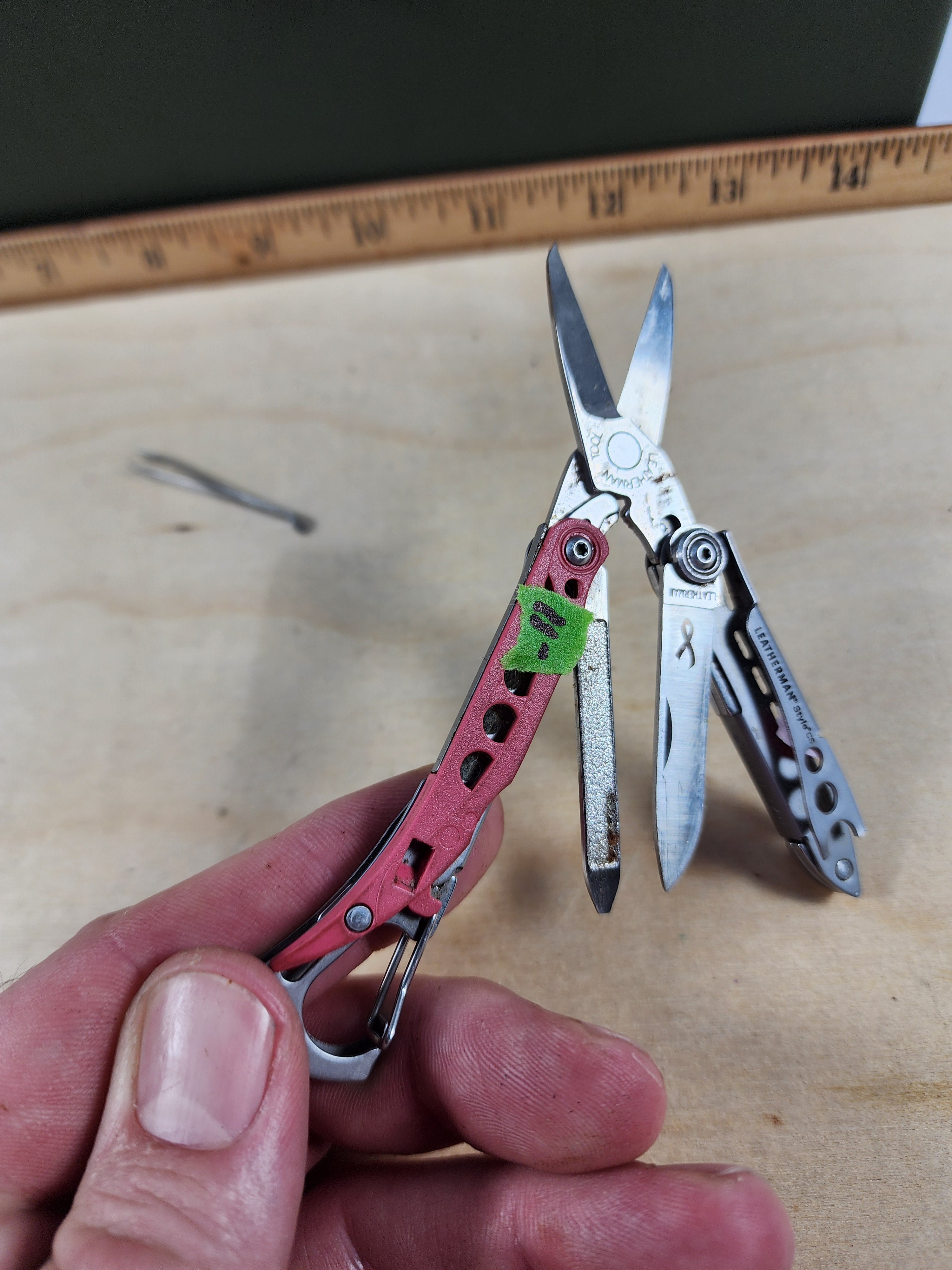 Leatherman Style CS #-11 Pink, rare, light rust, light usage, frame chipped off