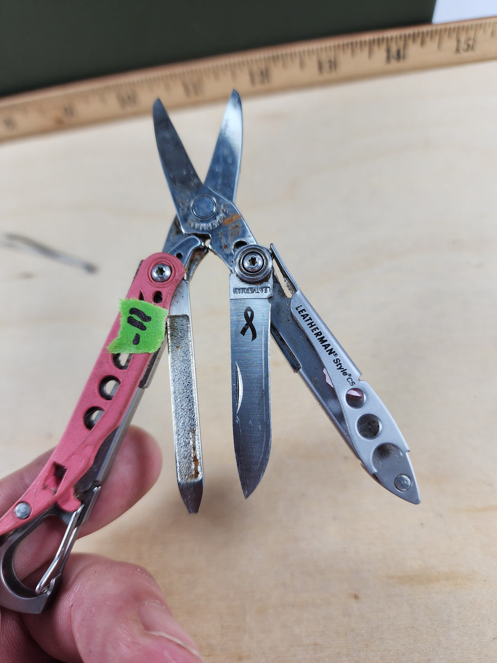 Leatherman Style CS #-11 Pink, rare, light rust, light usage, frame chipped off