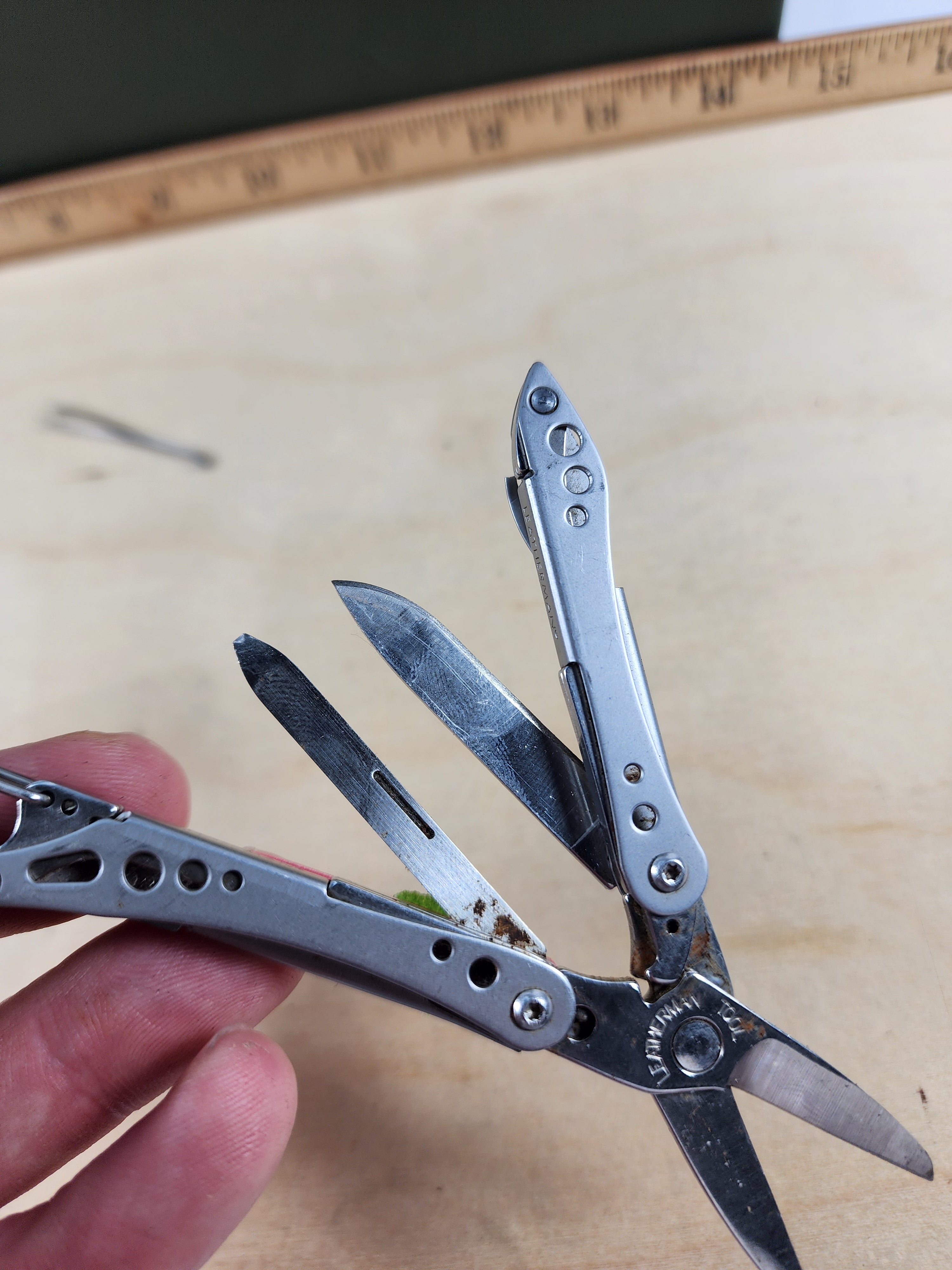 Leatherman Style CS #-11 Pink, rare, light rust, light usage, frame chipped off
