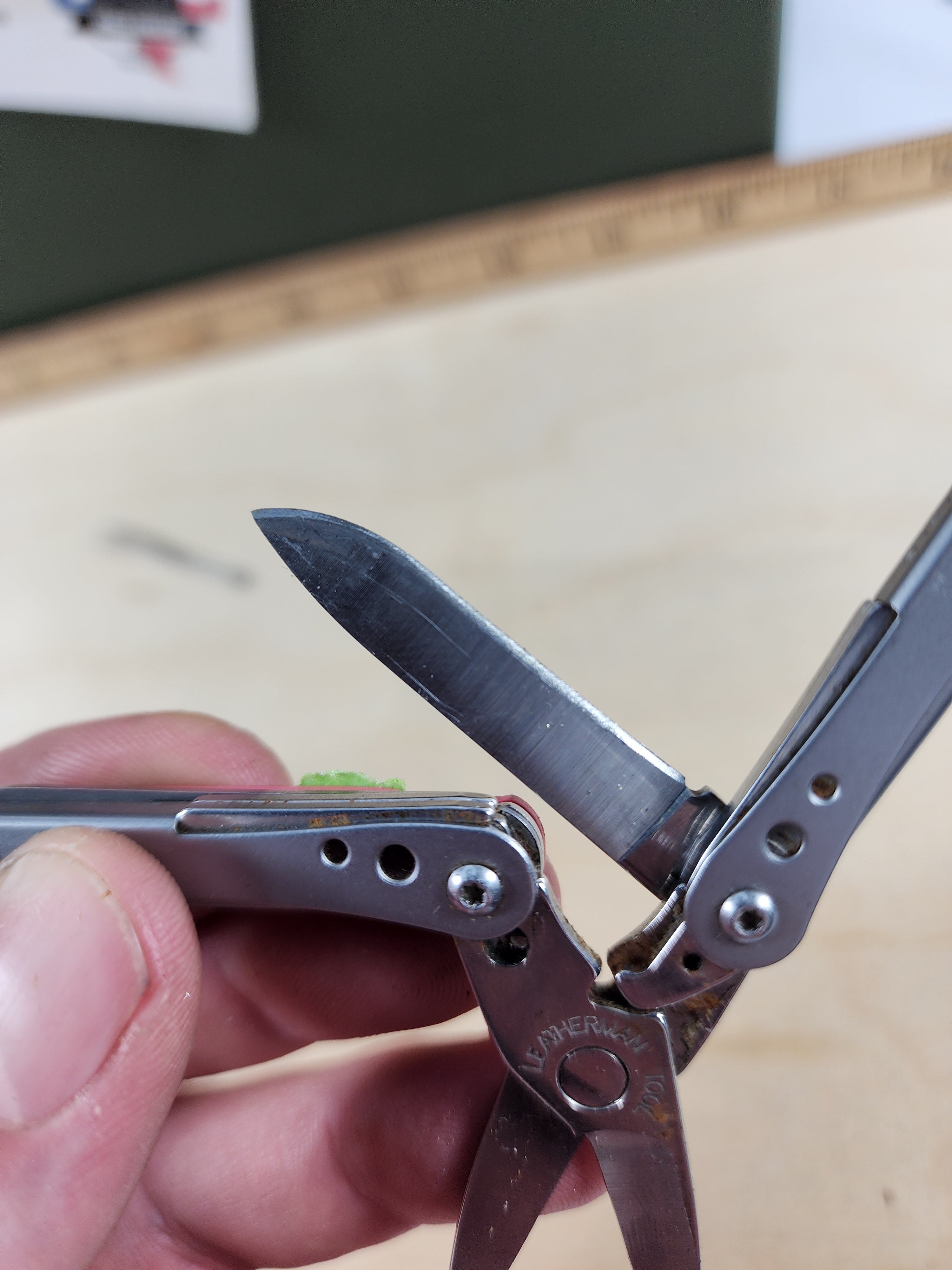 Leatherman Style CS #-11 Pink, rare, light rust, light usage, frame chipped off