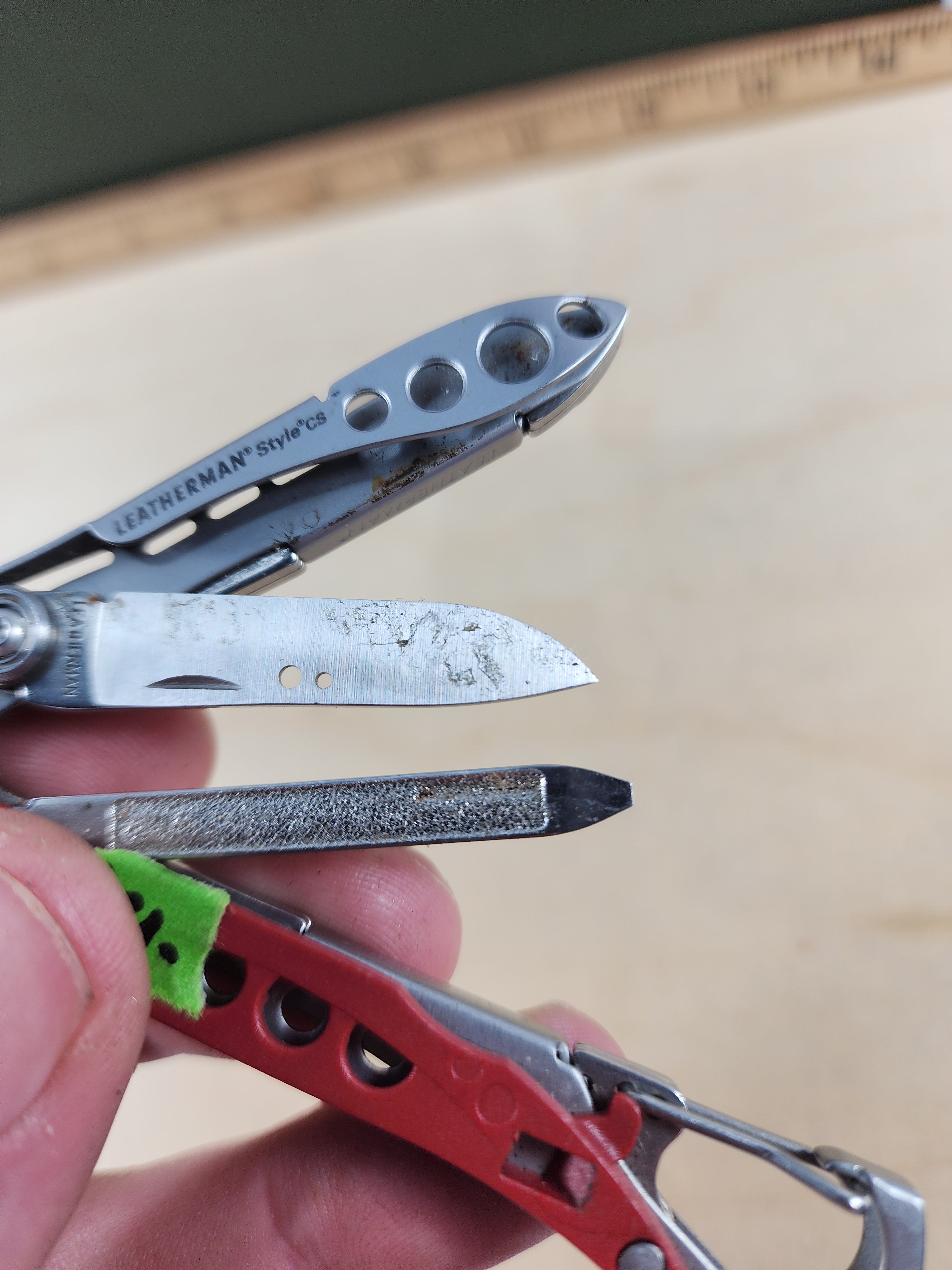 Leatherman Style CS #-12 Red Light usage, dirty