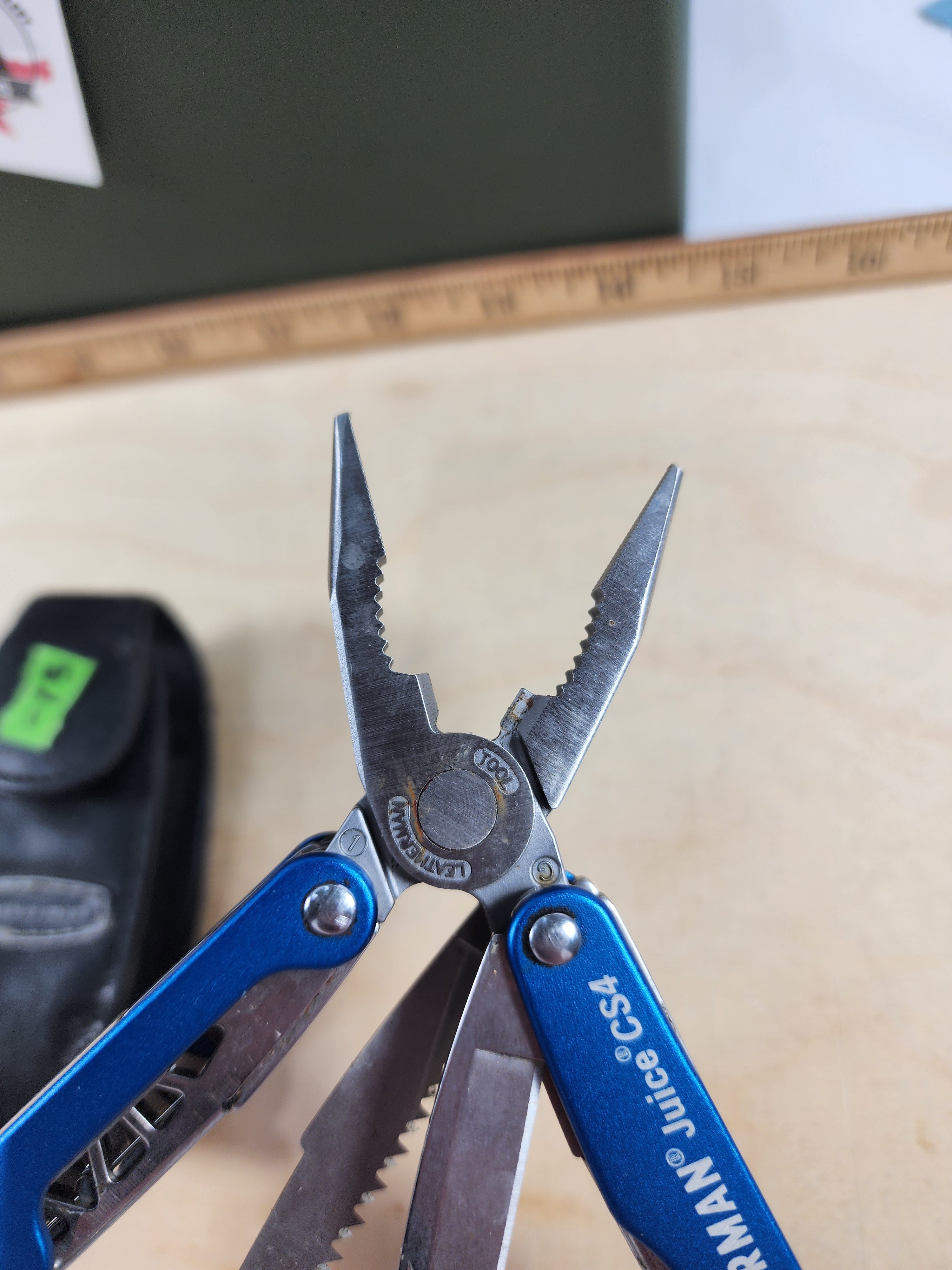 Leatherman Juice CS4 #-15 W/ sheath light usage, dirty/possible rust