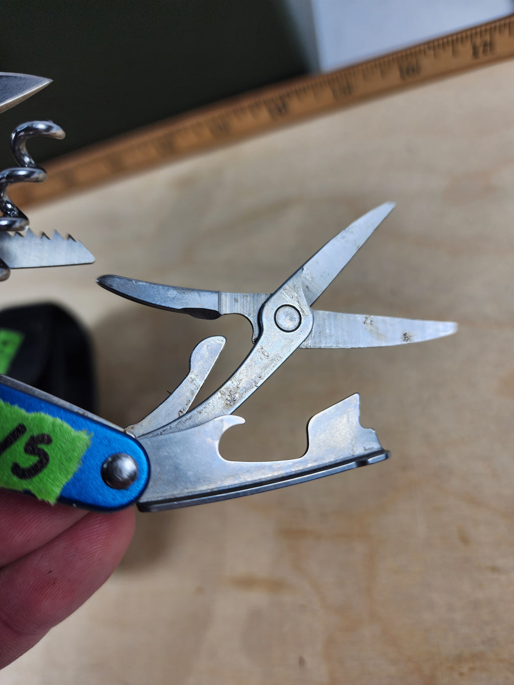 Leatherman Juice CS4 #-15 W/ sheath light usage, dirty/possible rust