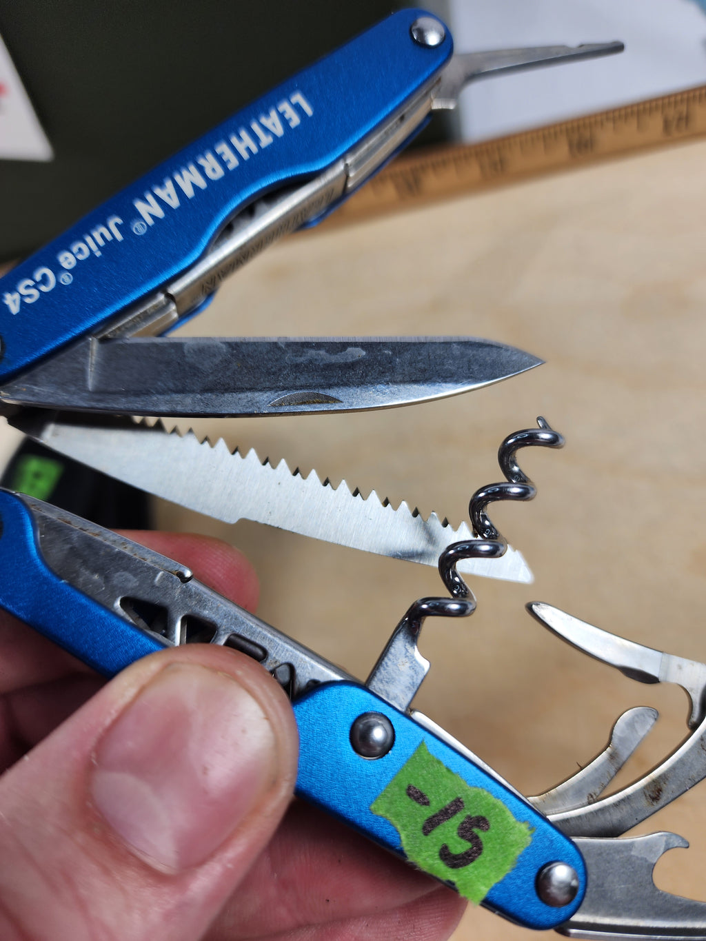 Leatherman Juice CS4 #-15 W/ sheath light usage, dirty/possible rust