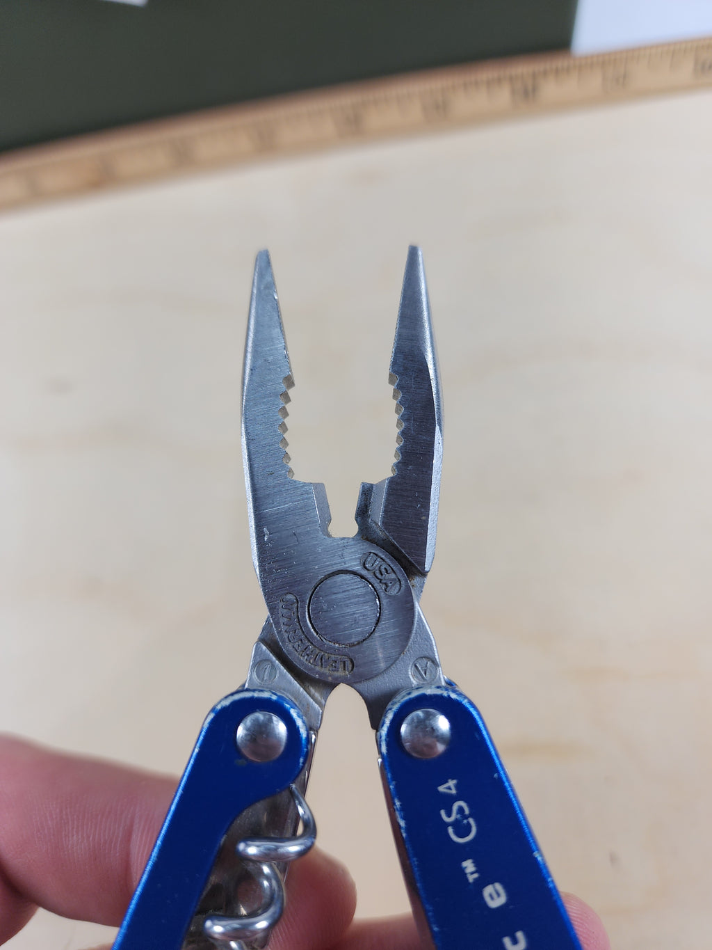 Leatherman Juice Cs4 #-16 Light usage/dirty, possible rust on scissors