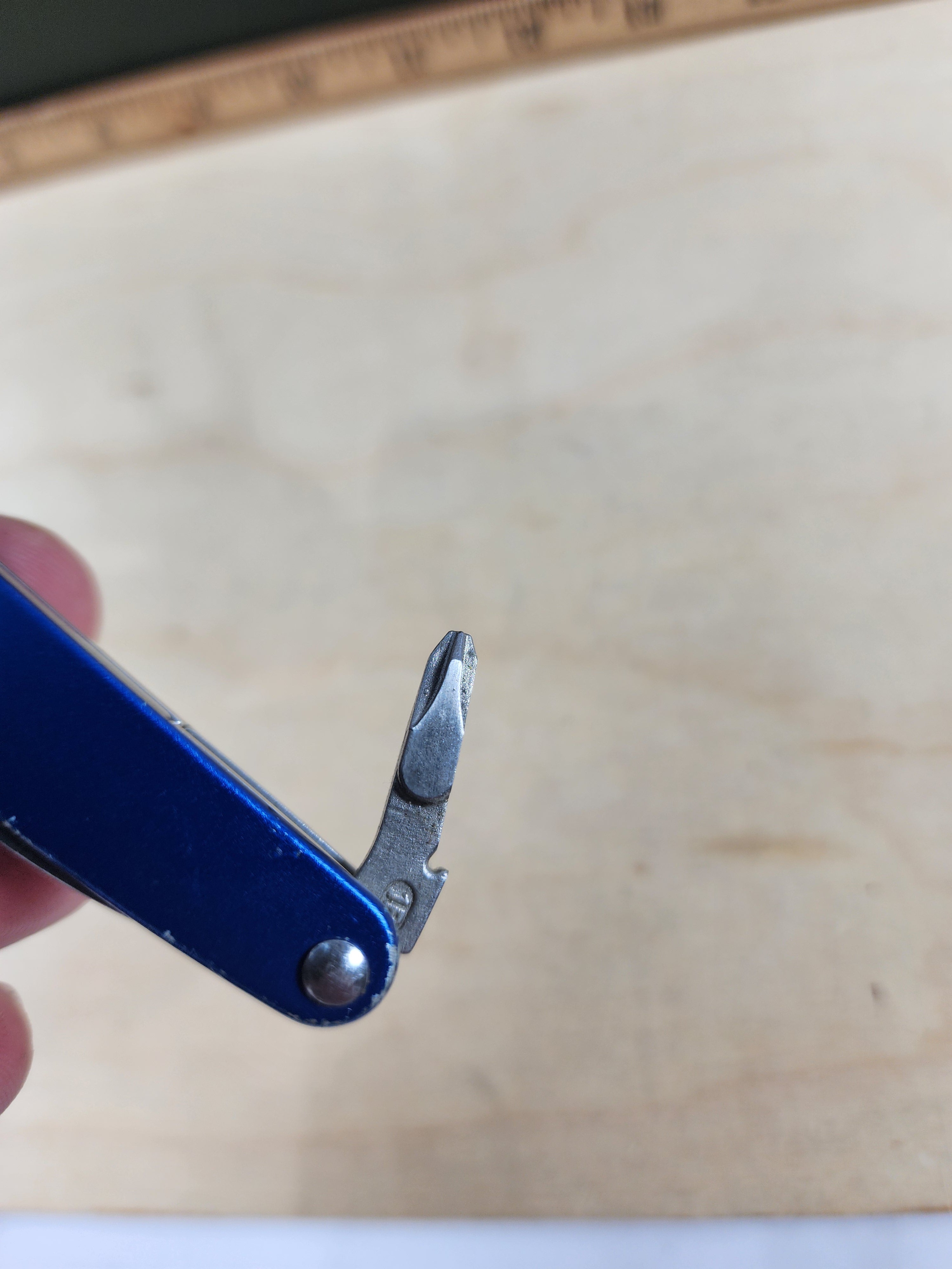 Leatherman Juice Cs4 #-16 Light usage/dirty, possible rust on scissors