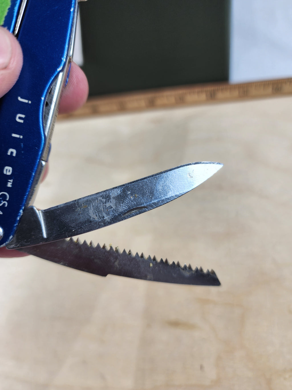 Leatherman Juice Cs4 #-16 Light usage/dirty, possible rust on scissors
