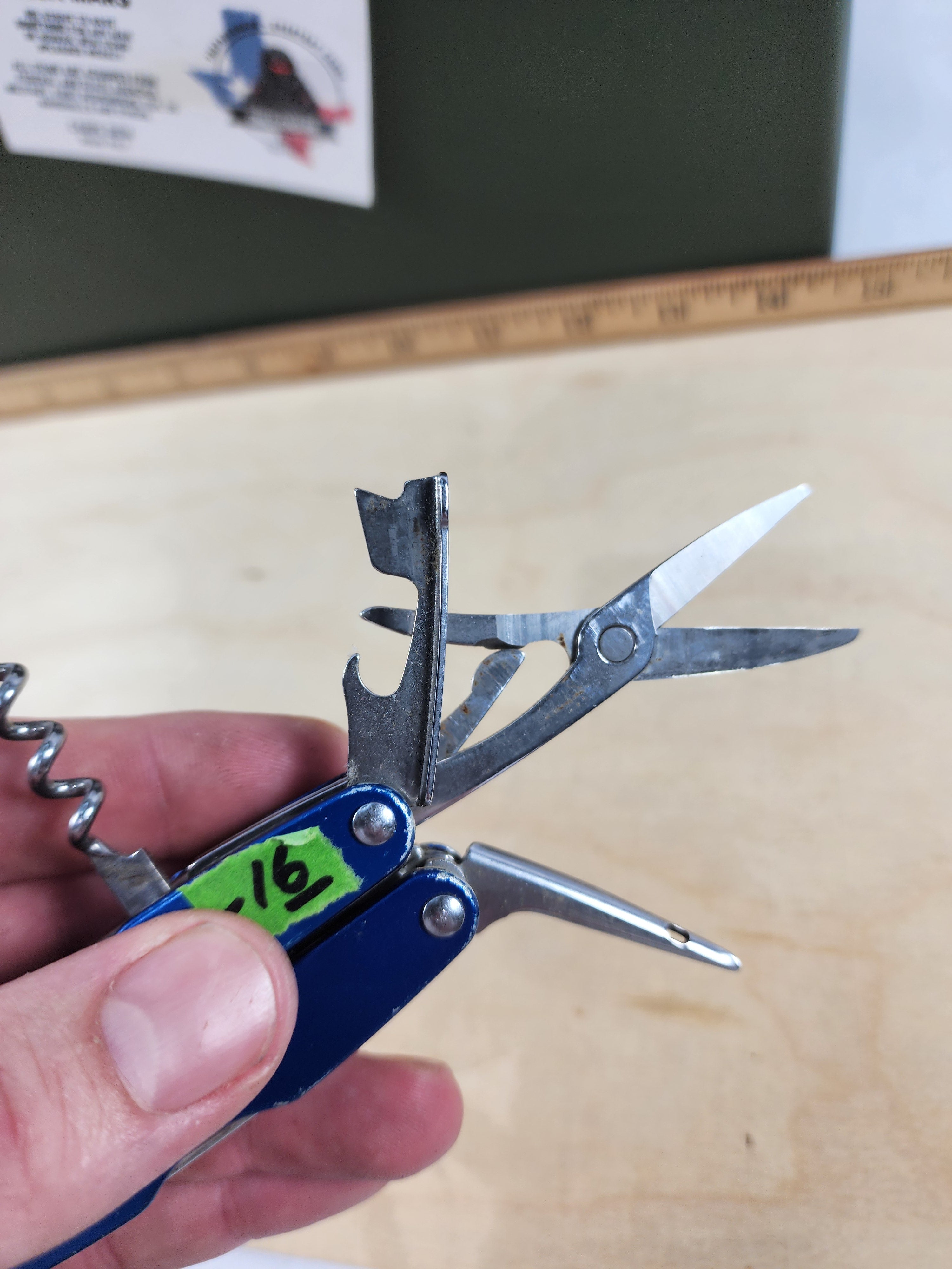Leatherman Juice Cs4 #-16 Light usage/dirty, possible rust on scissors