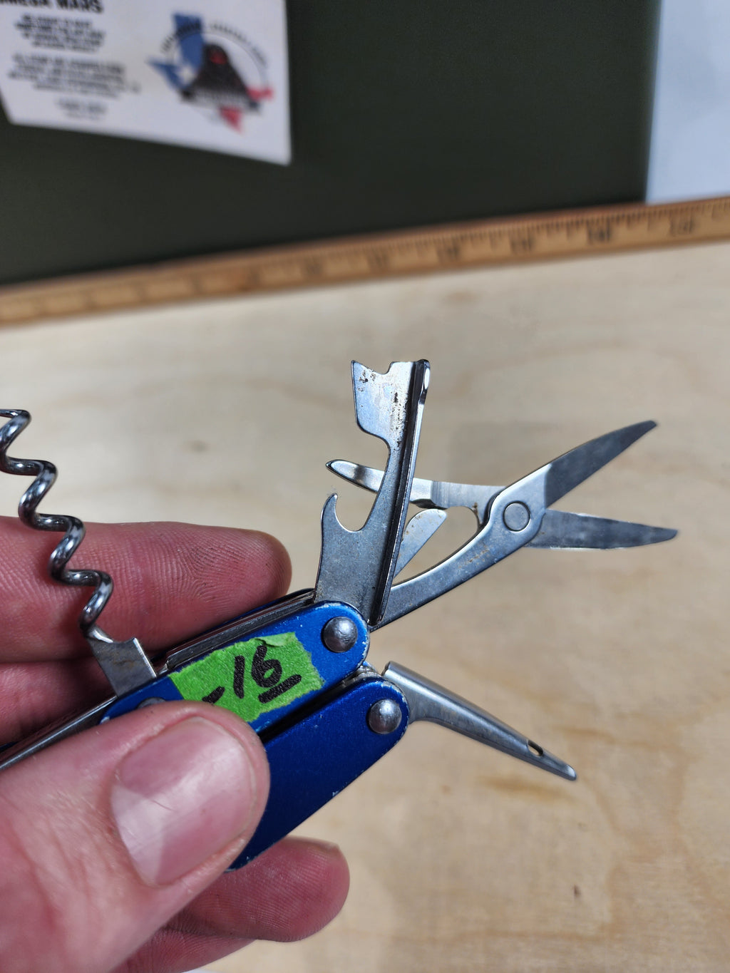 Leatherman Juice Cs4 #-16 Light usage/dirty, possible rust on scissors