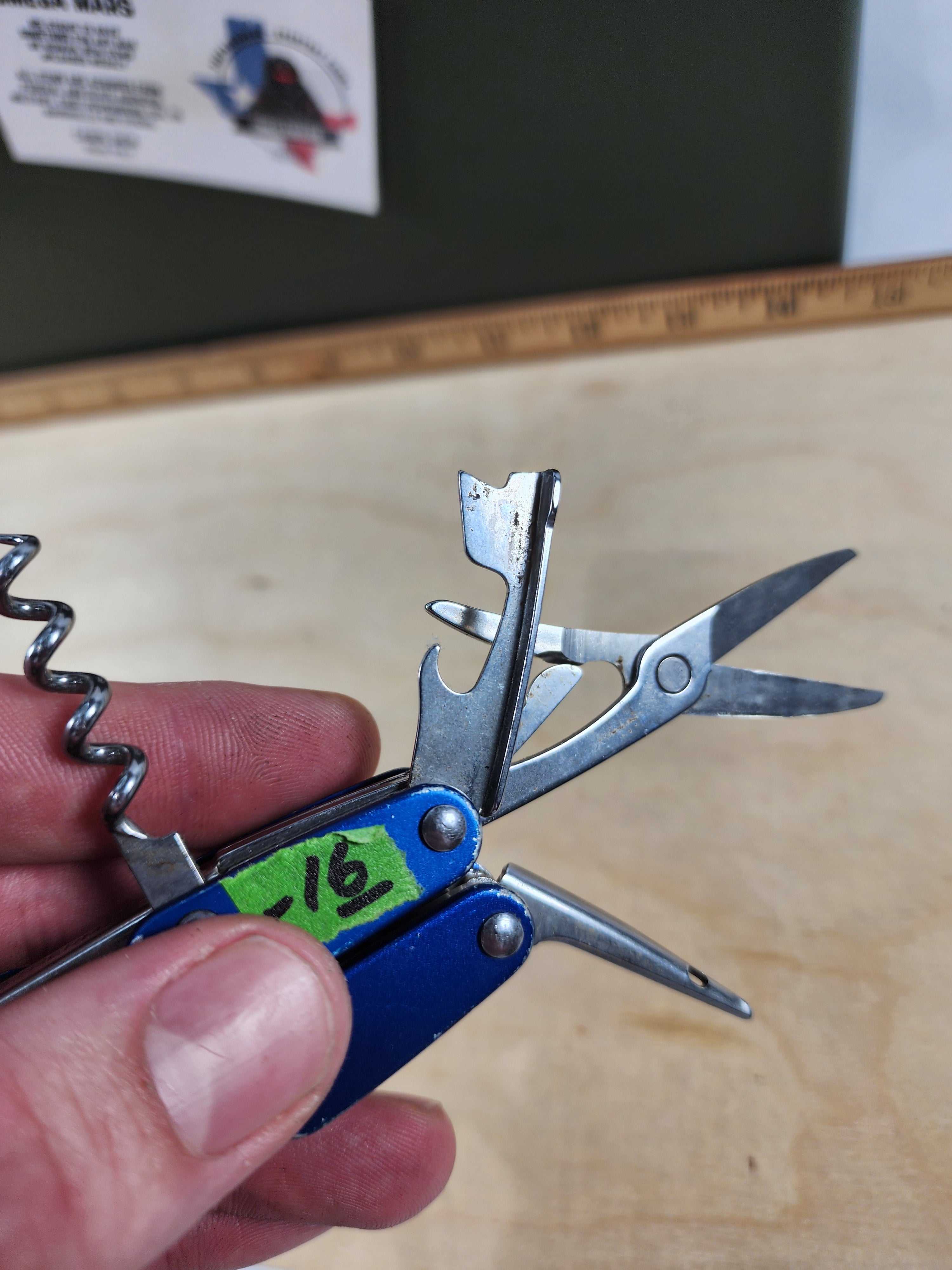 Leatherman Juice Cs4 #-16 Light usage/dirty, possible rust on scissors