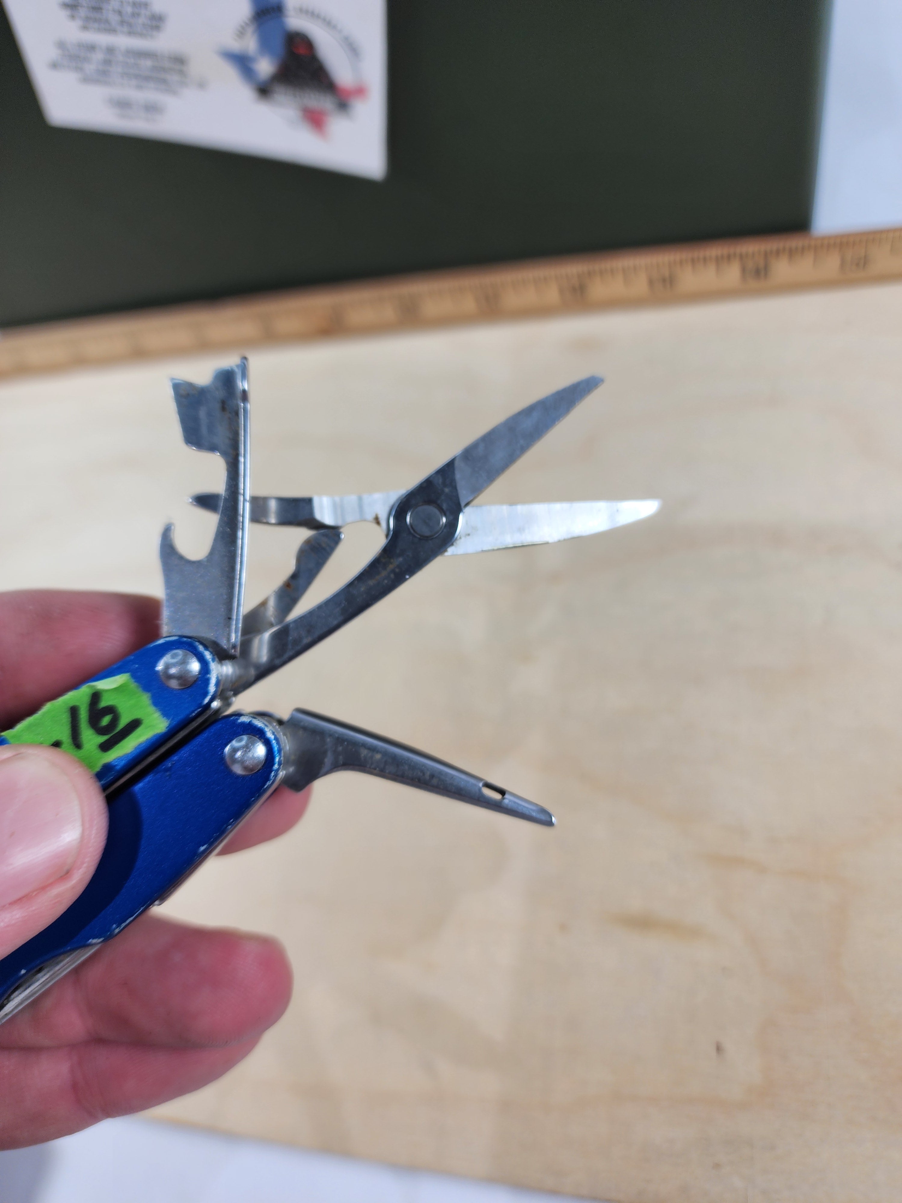 Leatherman Juice Cs4 #-16 Light usage/dirty, possible rust on scissors