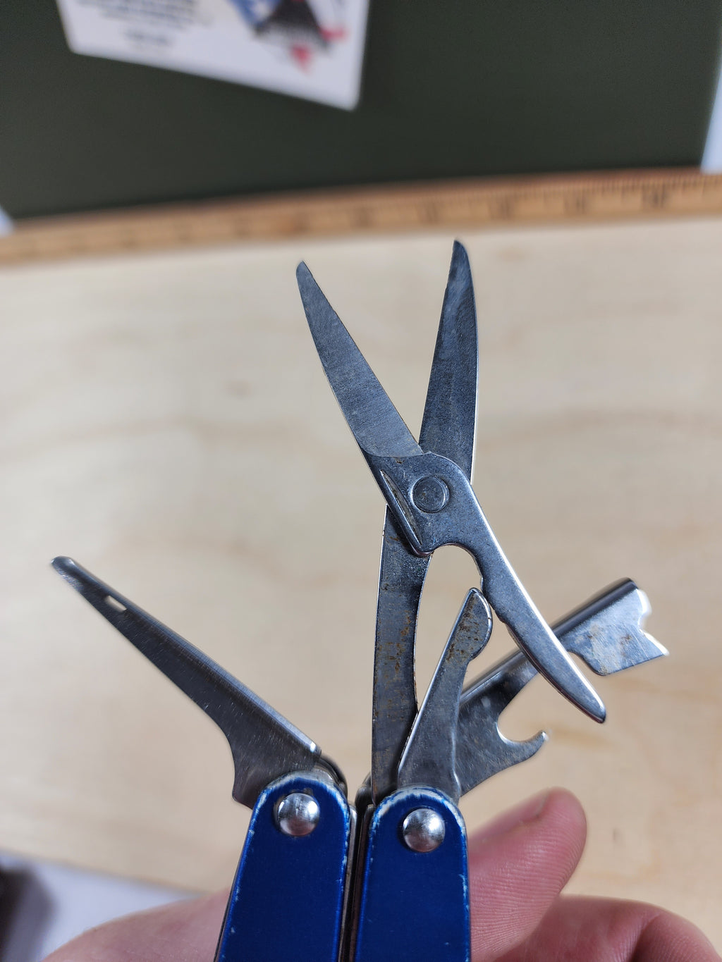 Leatherman Juice Cs4 #-16 Light usage/dirty, possible rust on scissors
