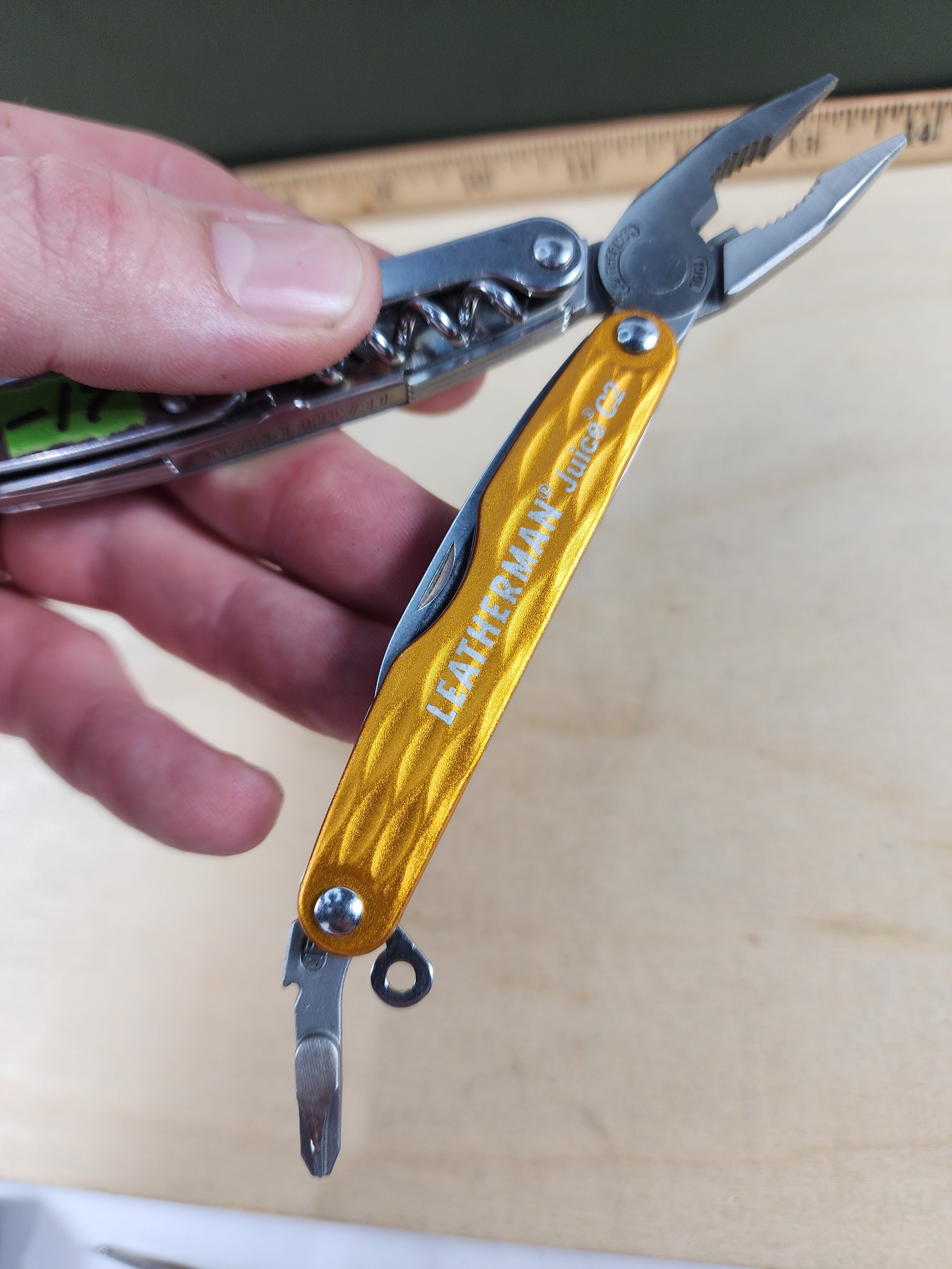 Leatherman Juice C2 #-17 Light usage