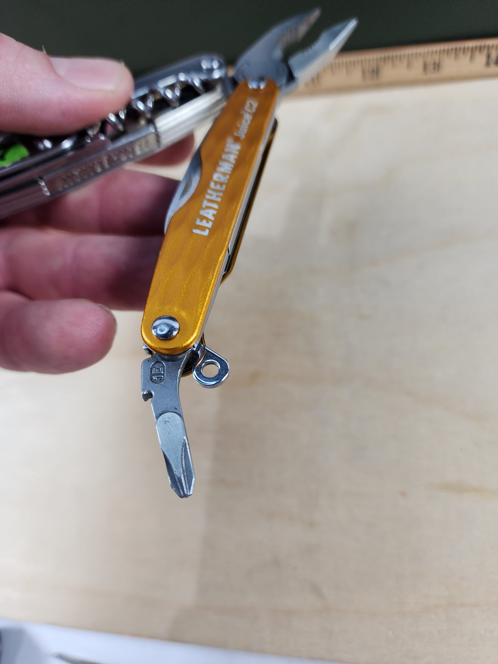 Leatherman Juice C2 #-17 Light usage