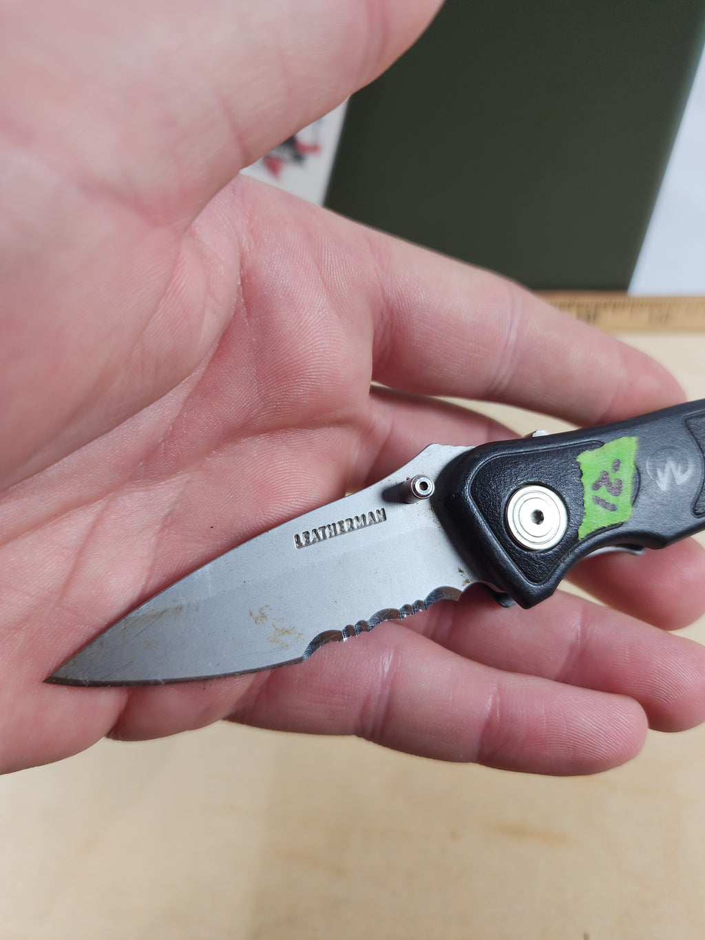 Leatherman C300 #-21 Light usage, blade dings