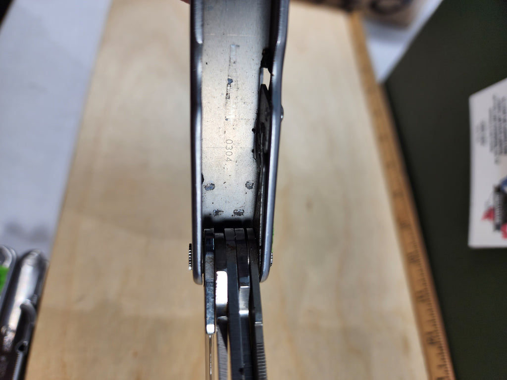 Leatherman Super Tool 200 #-30 0304/0204 light usage