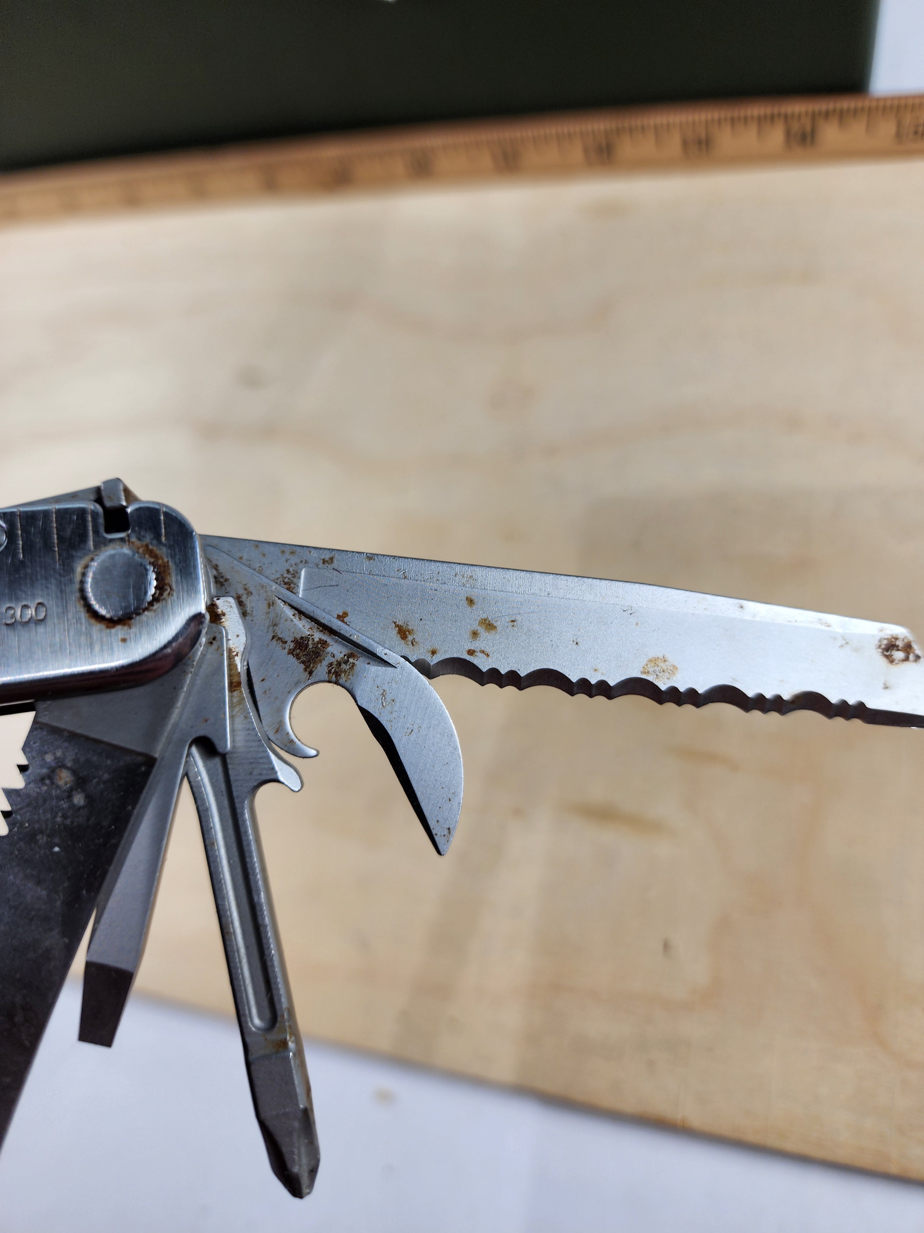 Leatherman Super Tool 300 #-37 Dirty, light usage, possible rust