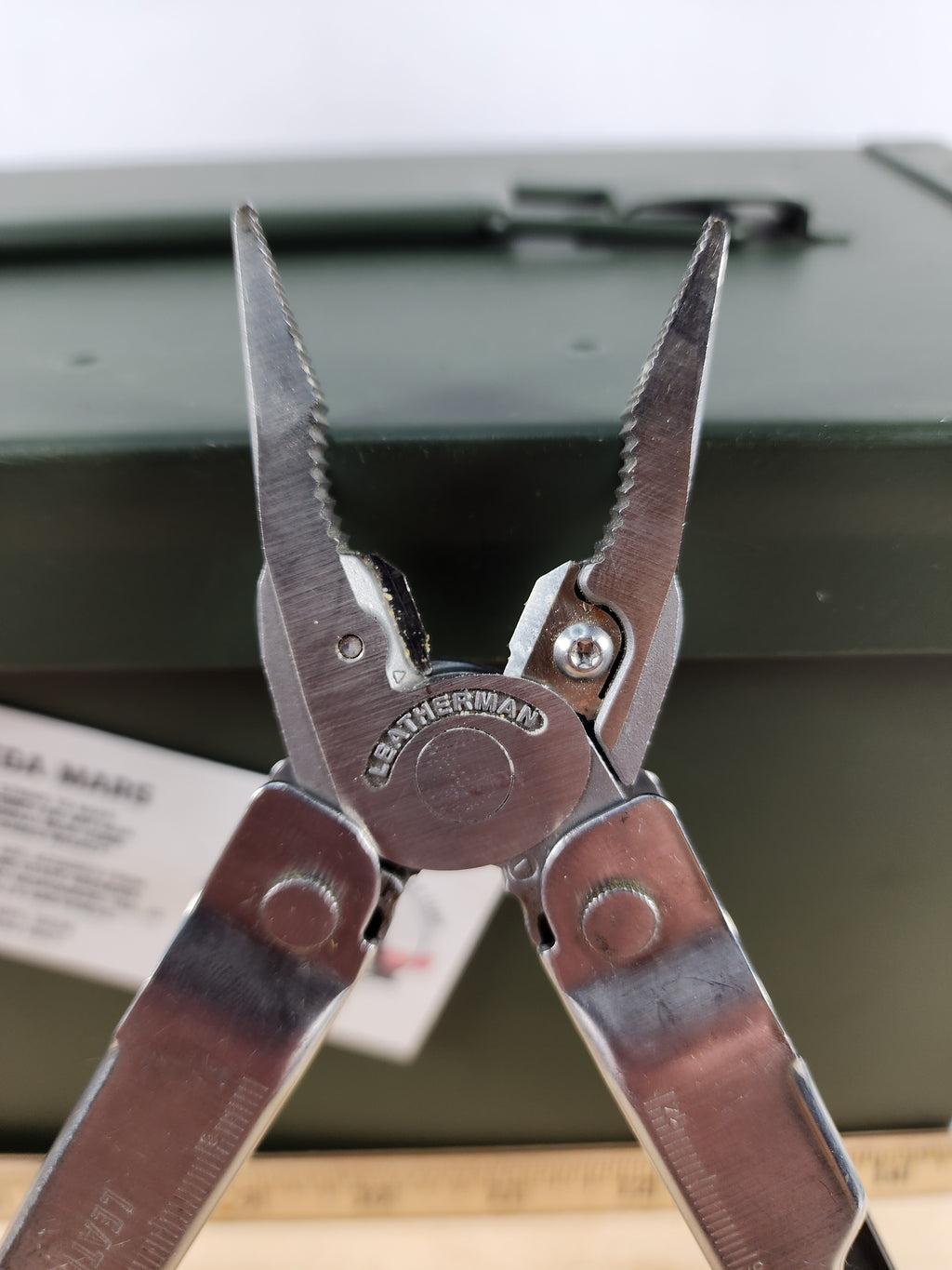 Leatherman Super Tool 300 #-39 Light usage, dirty, handles loose