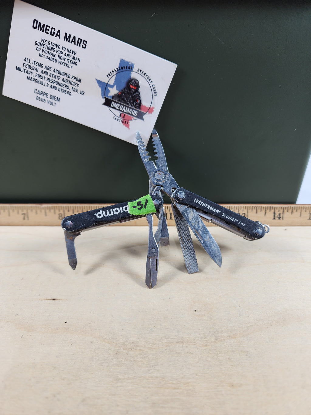 Leatherman Squirt ES4 #-51 Light usage, possible rust, scissors broken