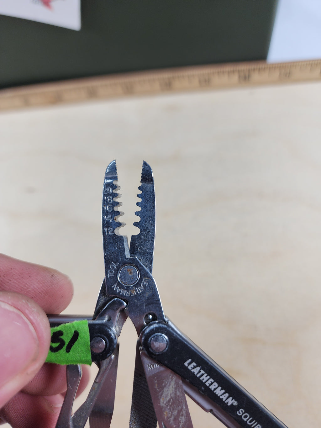 Leatherman Squirt ES4 #-51 Light usage, possible rust, scissors broken