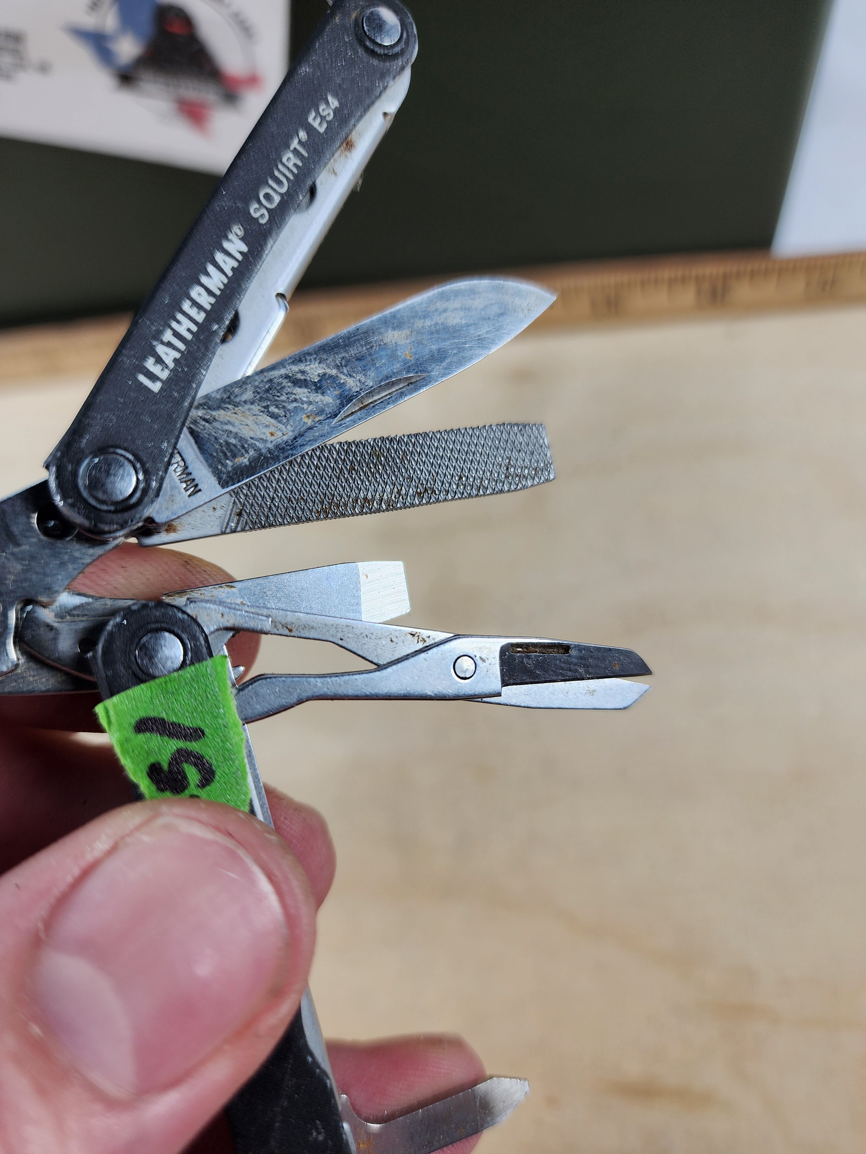 Leatherman Squirt ES4 #-51 Light usage, possible rust, scissors broken