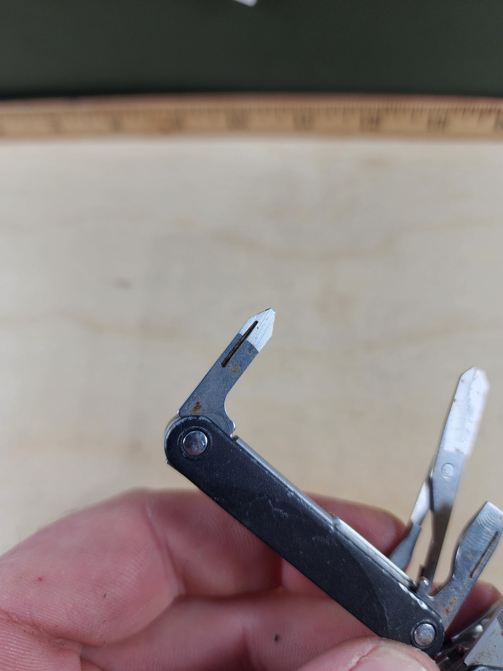 Leatherman Squirt ES4 #-51 Light usage, possible rust, scissors broken