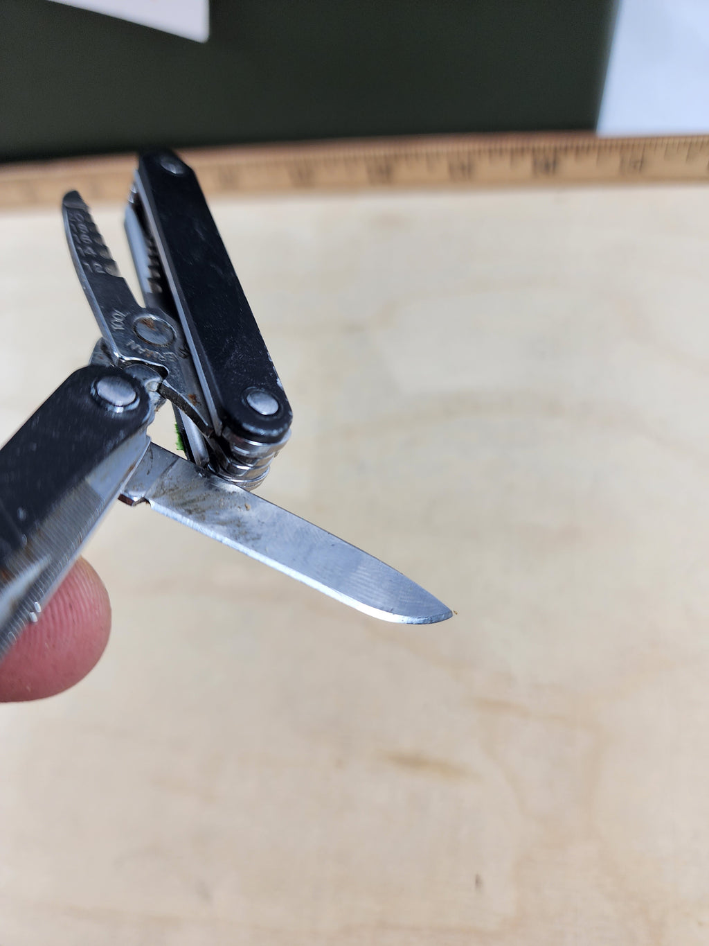 Leatherman Squirt ES4 #-51 Light usage, possible rust, scissors broken