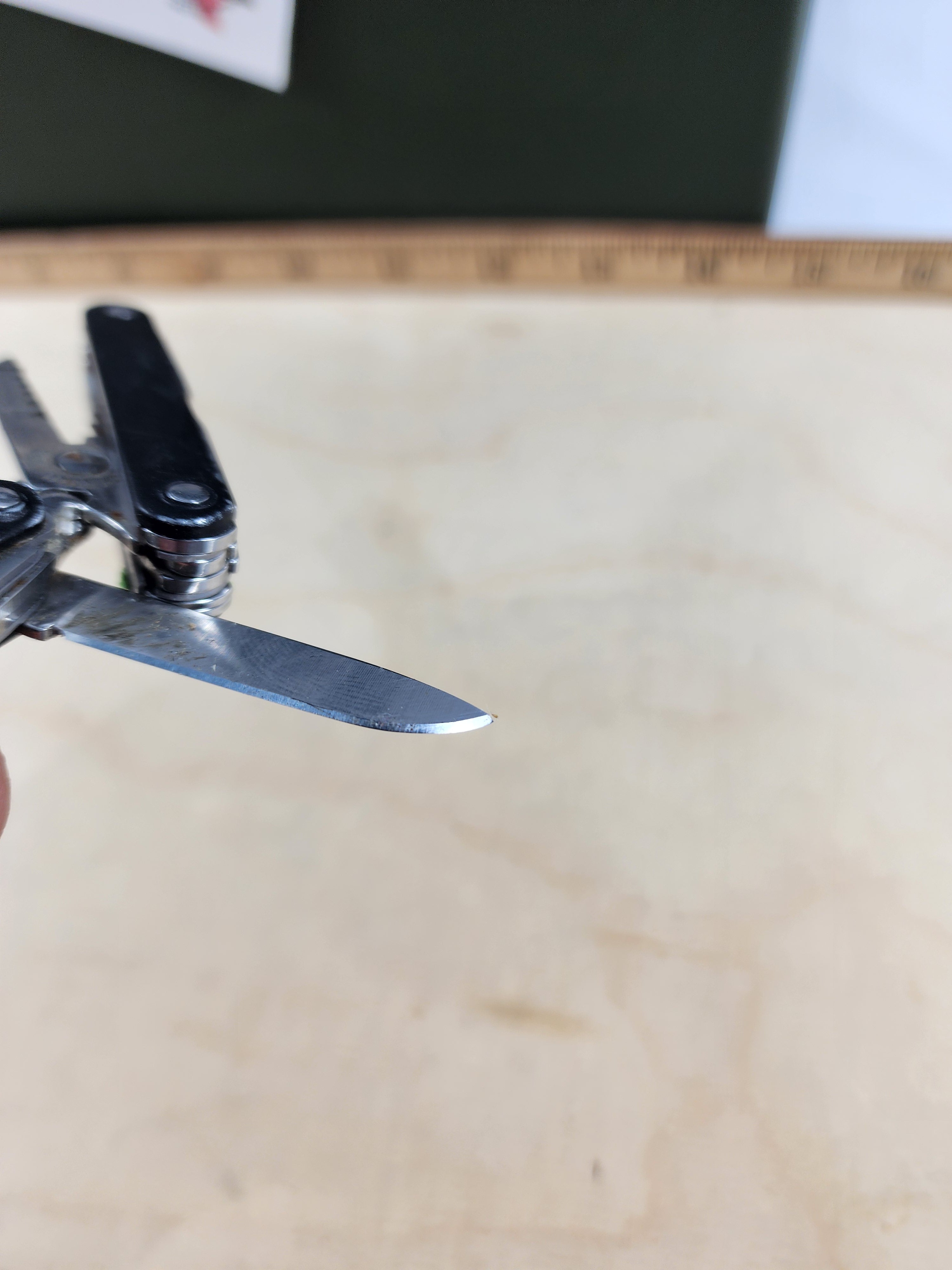Leatherman Squirt ES4 #-51 Light usage, possible rust, scissors broken