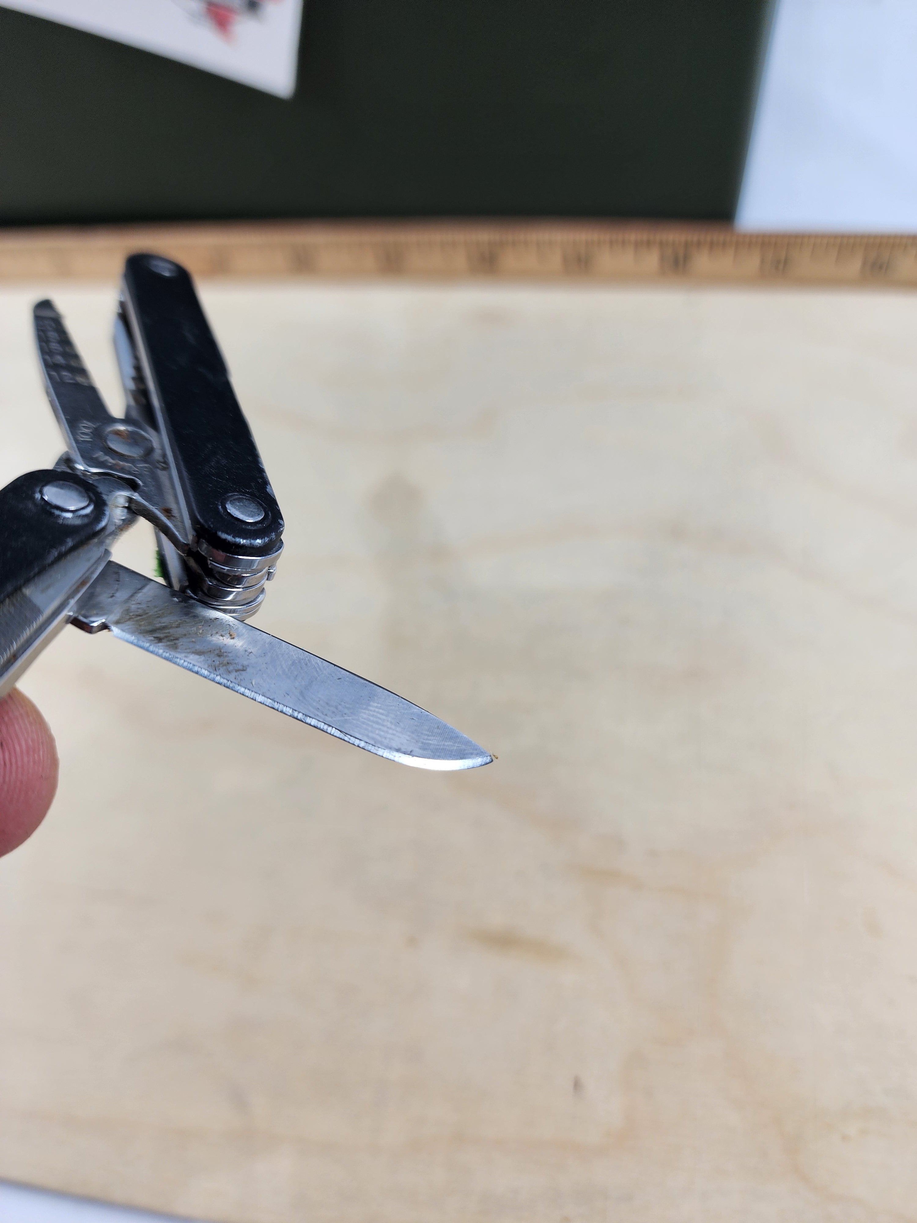 Leatherman Squirt ES4 #-51 Light usage, possible rust, scissors broken
