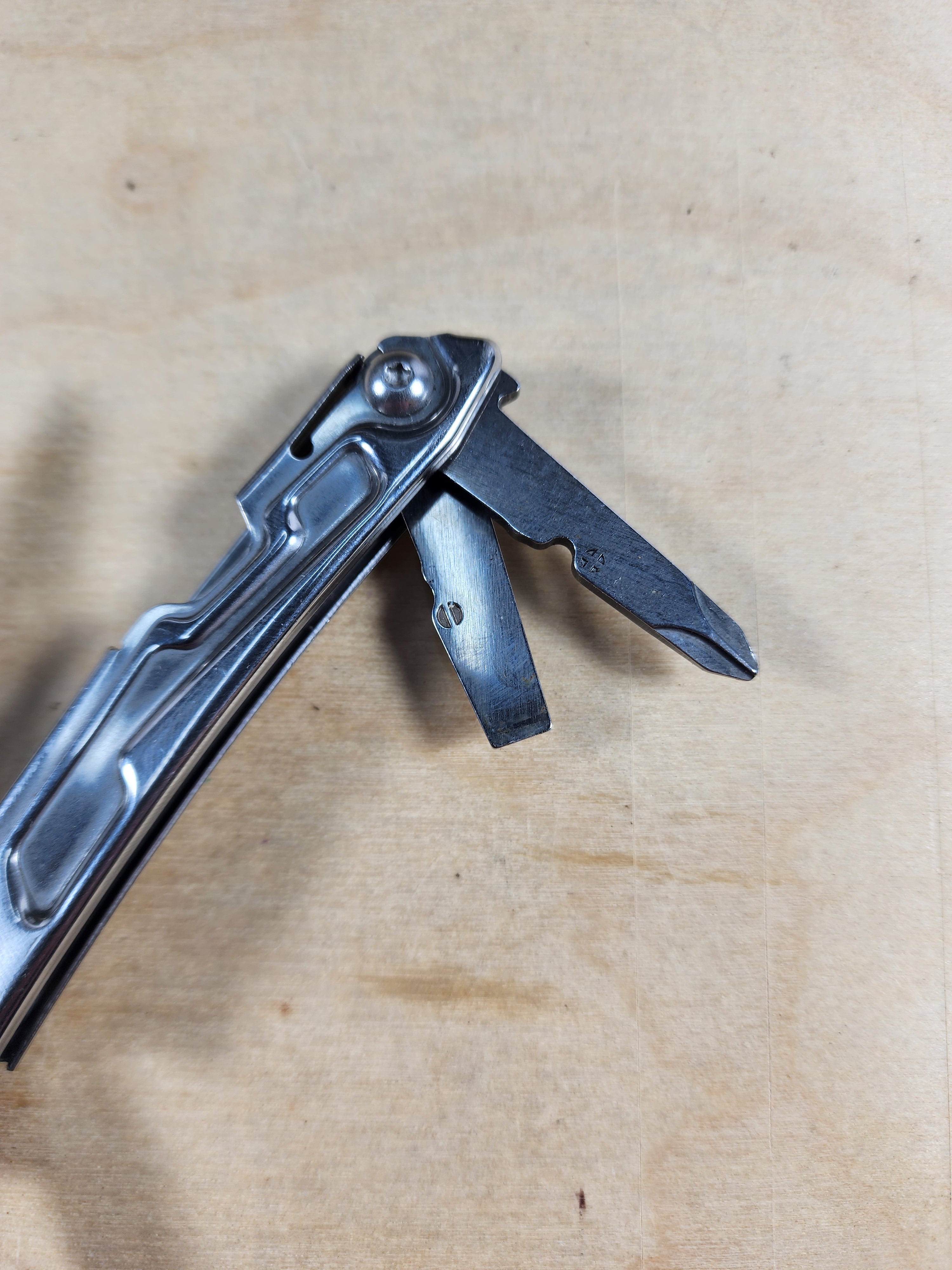 Leatherman Rev #-52 Light usage, possible rust