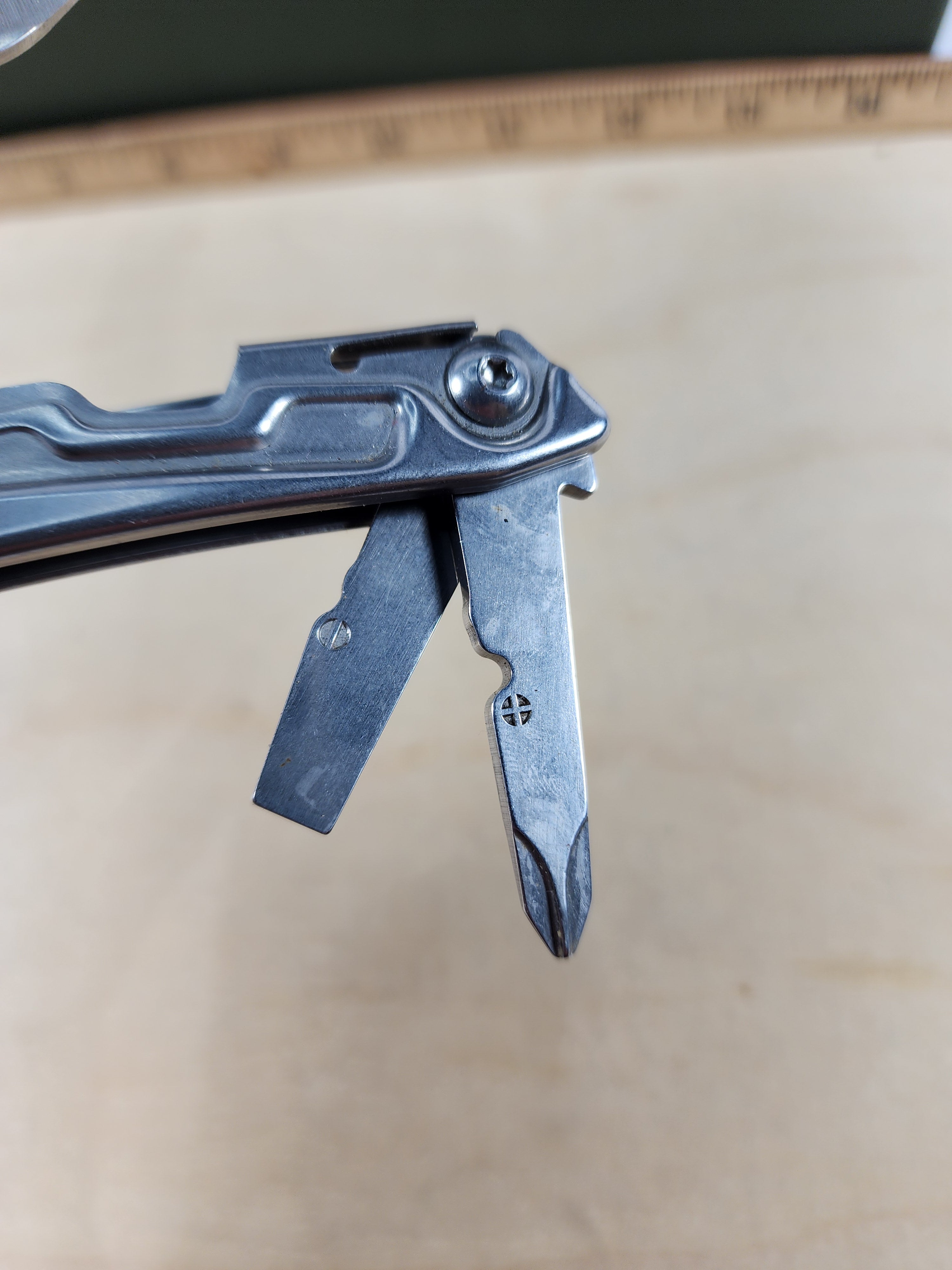 Leatherman Rev #-54 Light usage, wire cutters chipped