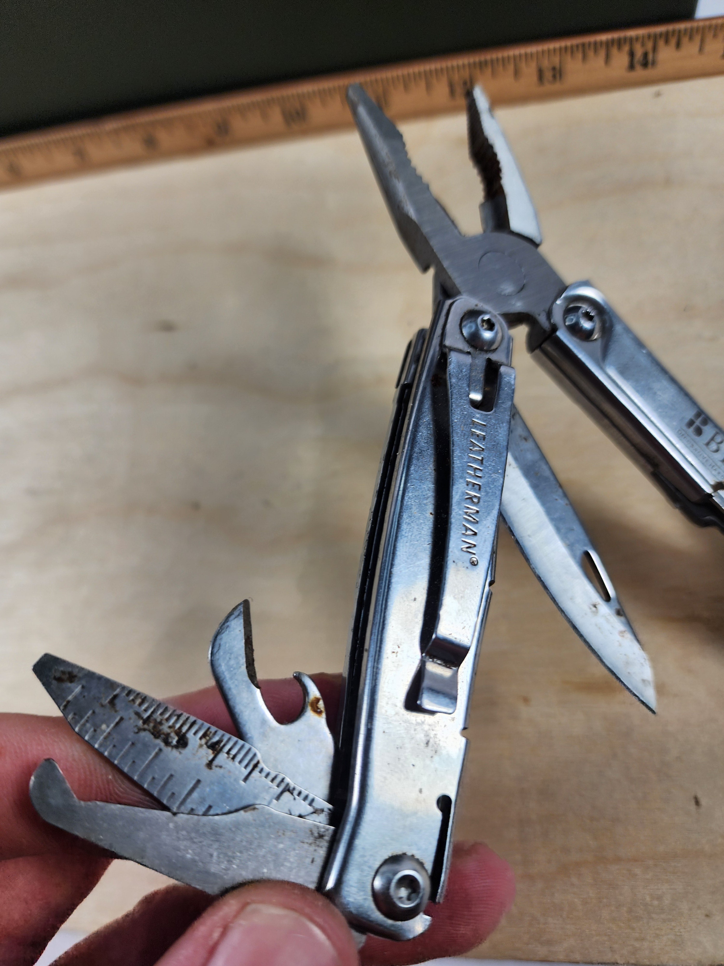Leatherman Rev #-55 Dirty, possible rust