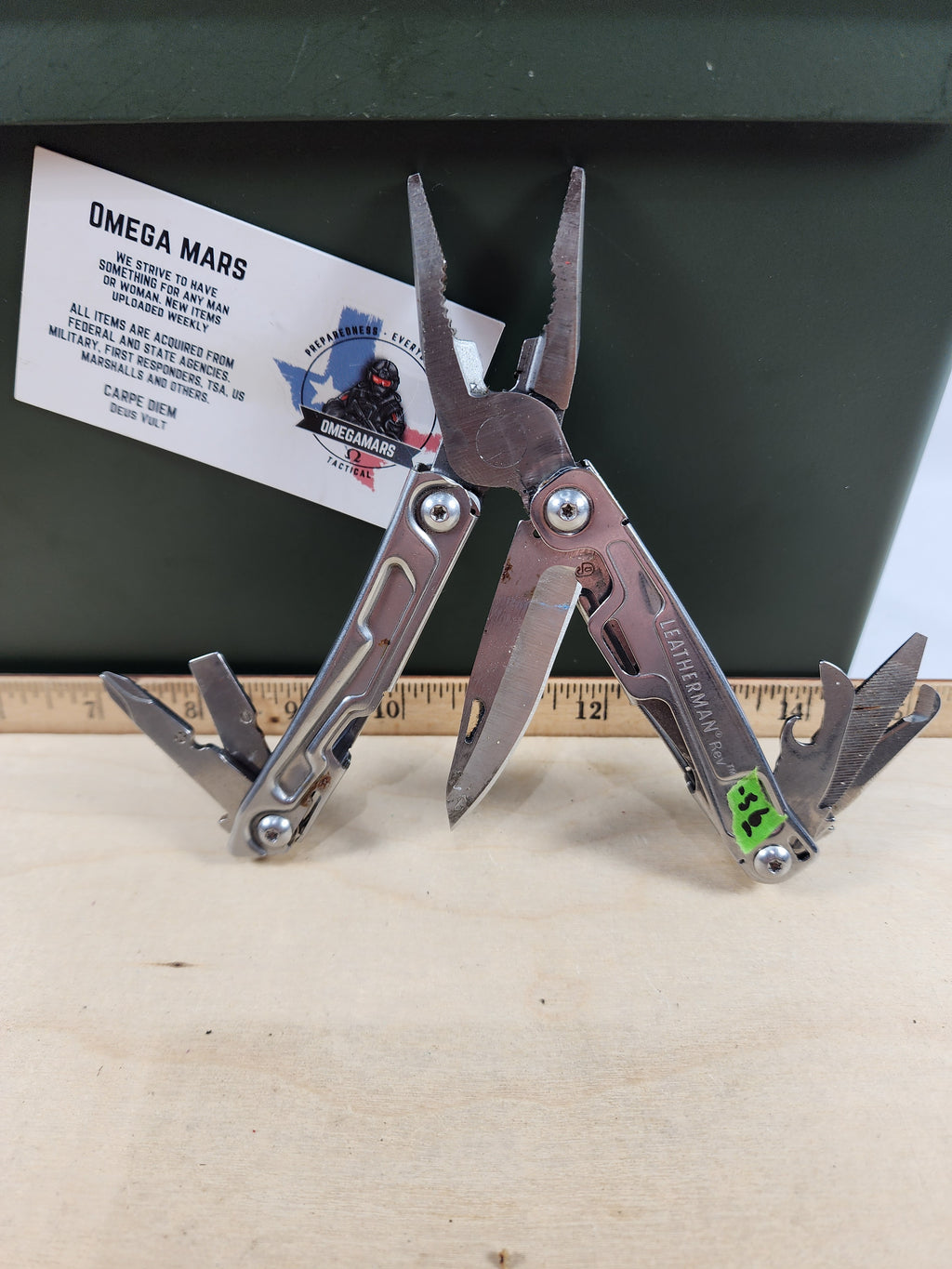 Leatherman Rev #-56 Dirty, possible rust, knife dinged