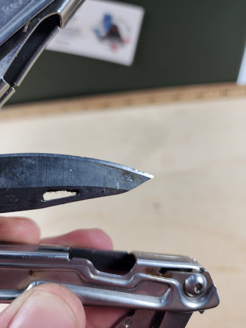 Leatherman Rev #-56 Dirty, possible rust, knife dinged