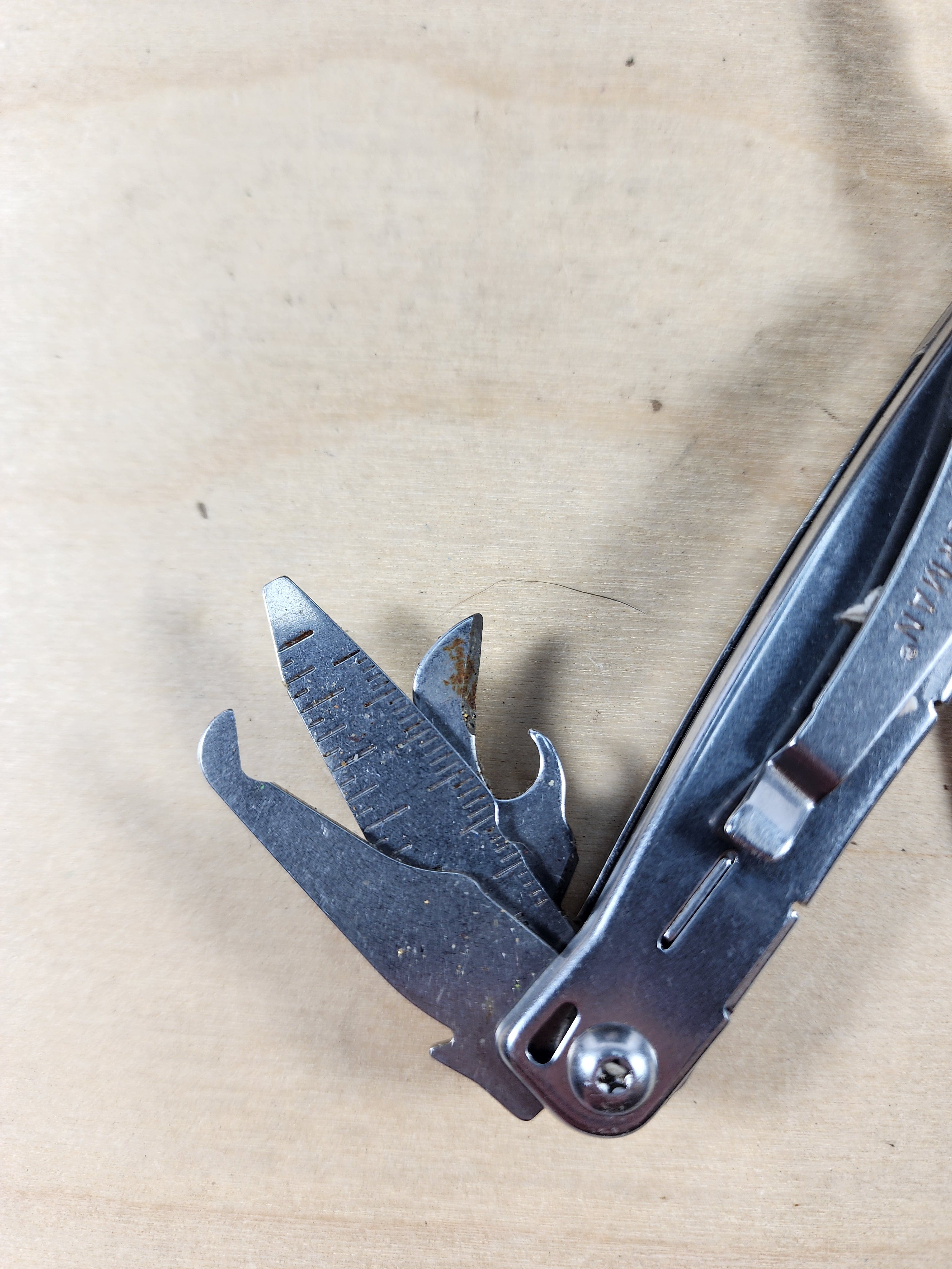 Leatherman Wingman #-59 Dirty, light rust