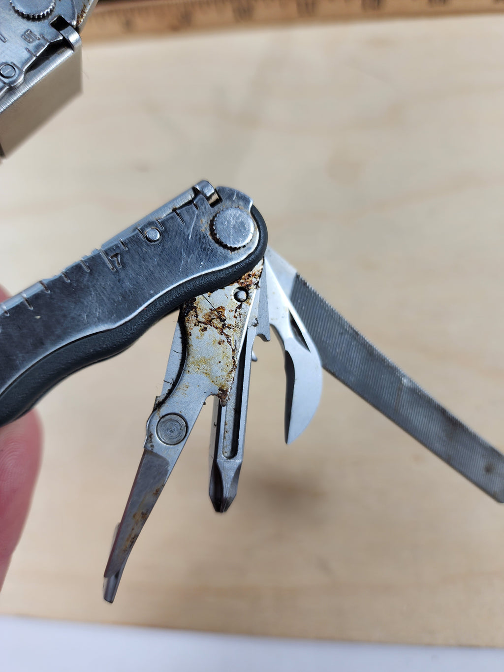 Leatherman Blast #-60 Light usage, dirty, possible rust small bitdriver broken