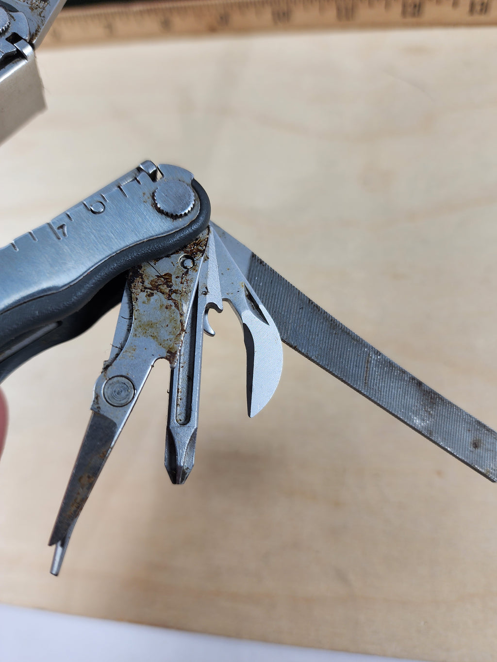Leatherman Blast #-60 Light usage, dirty, possible rust small bitdriver broken